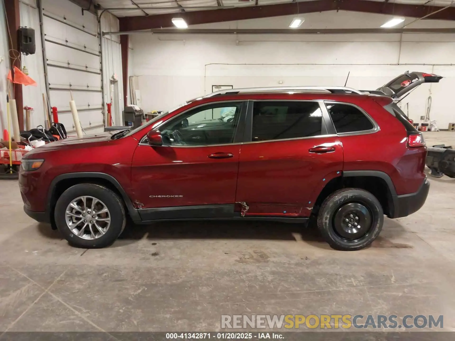 15 Photograph of a damaged car 1C4PJMMX3MD142612 JEEP CHEROKEE 2021