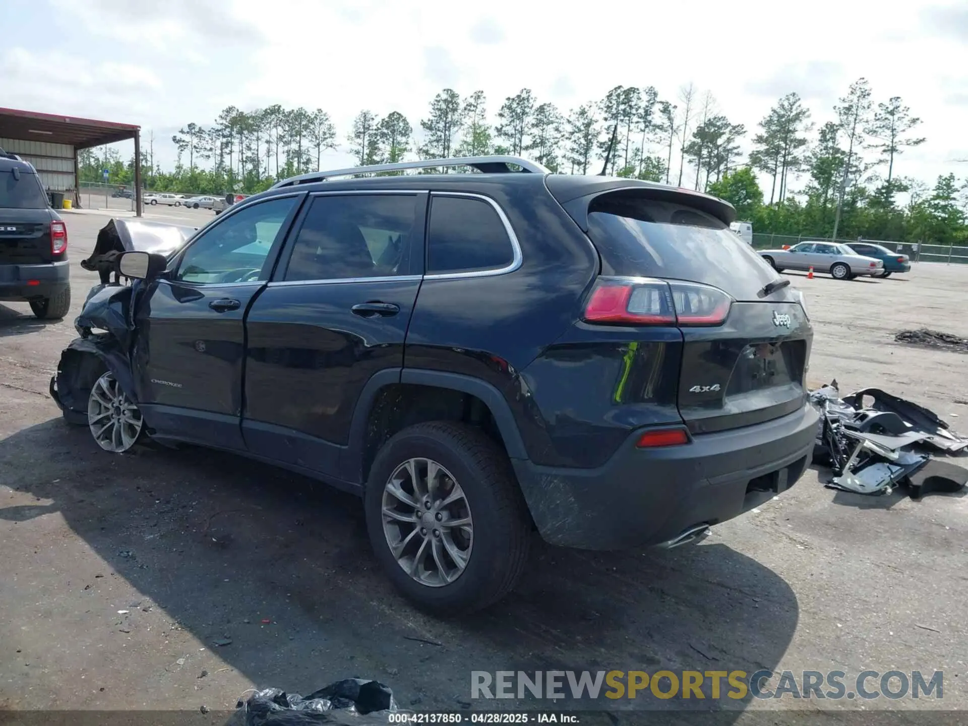 3 Photograph of a damaged car 1C4PJMMX3MD167896 JEEP CHEROKEE 2021