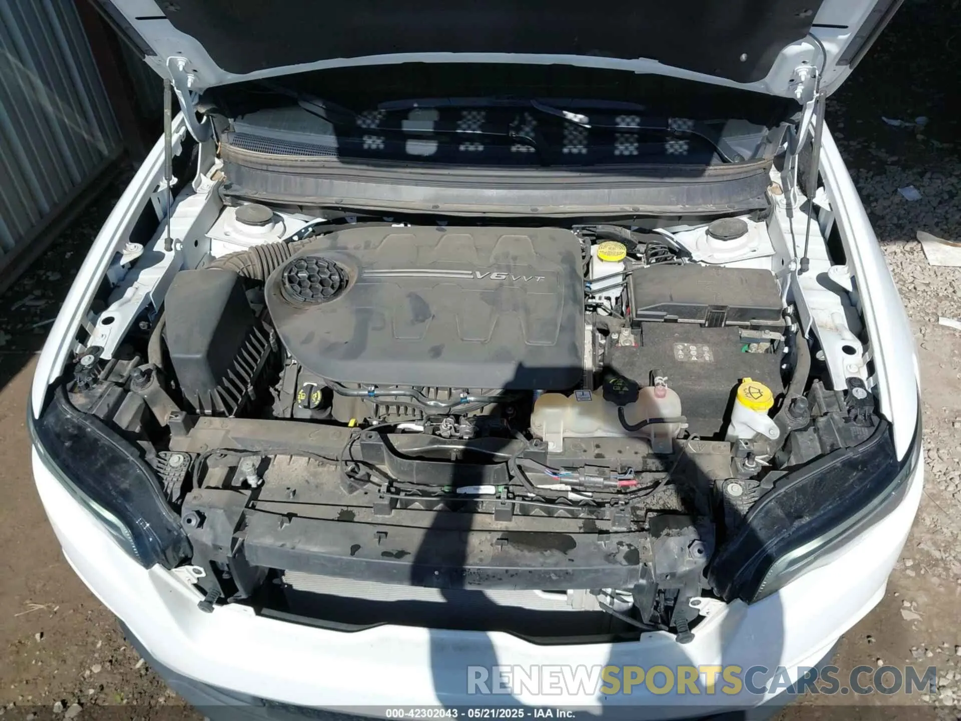 10 Photograph of a damaged car 1C4PJMMX4MD245019 JEEP CHEROKEE 2021