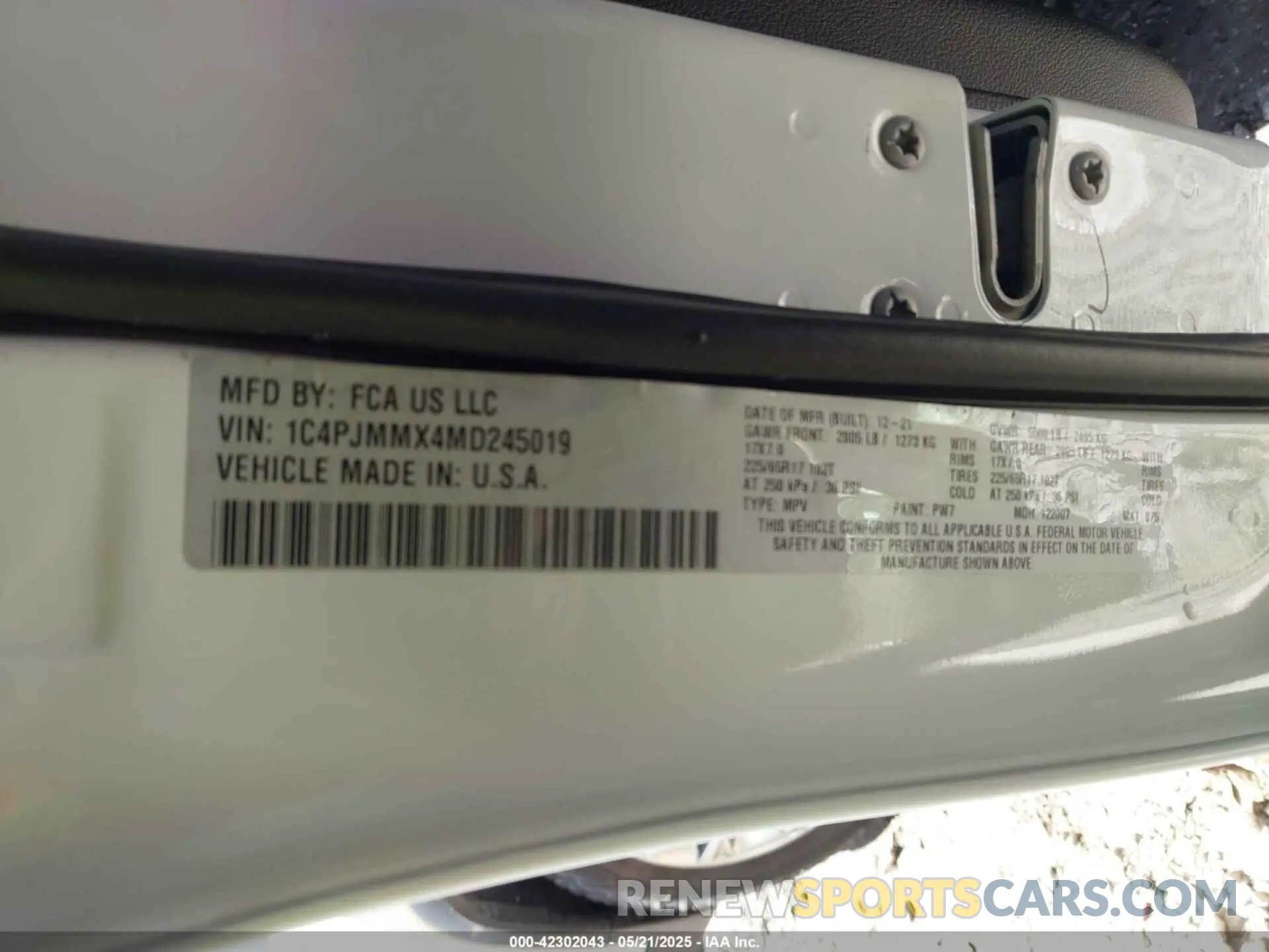 9 Photograph of a damaged car 1C4PJMMX4MD245019 JEEP CHEROKEE 2021