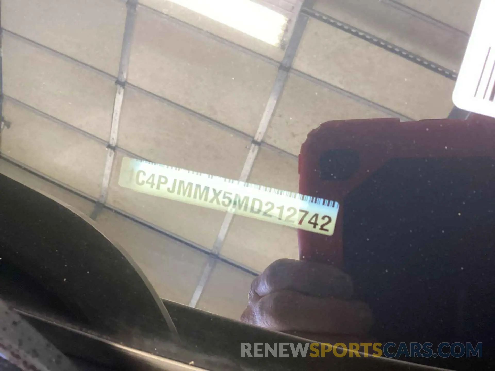 10 Photograph of a damaged car 1C4PJMMX5MD212742 JEEP CHEROKEE 2021