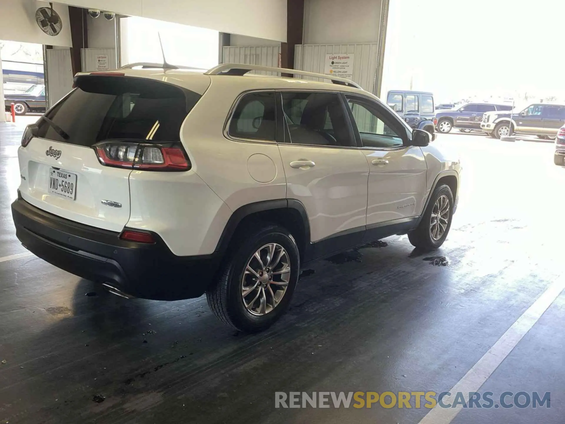 7 Photograph of a damaged car 1C4PJMMX5MD212742 JEEP CHEROKEE 2021