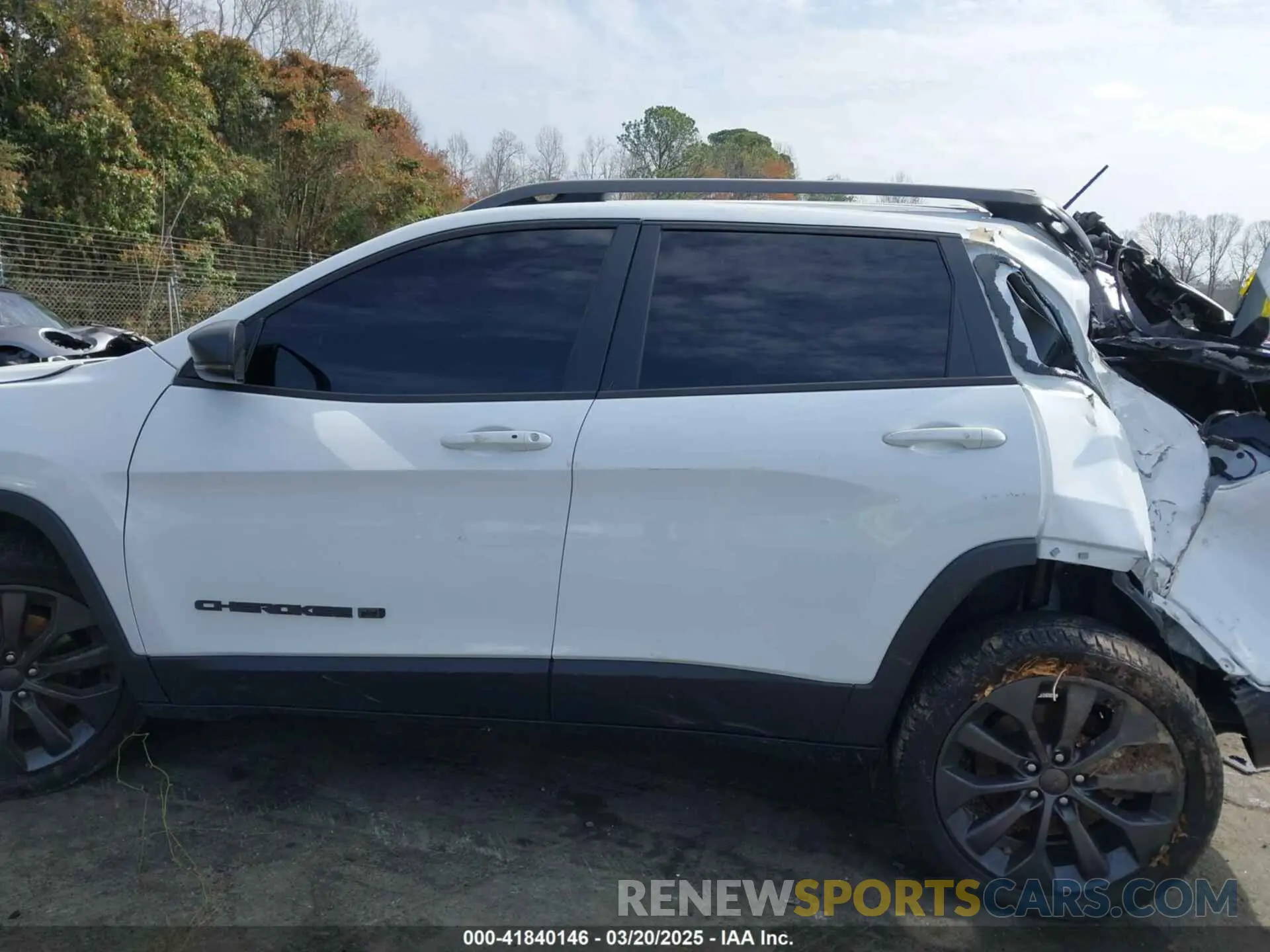 14 Photograph of a damaged car 1C4PJMMX6MD148808 JEEP CHEROKEE 2021