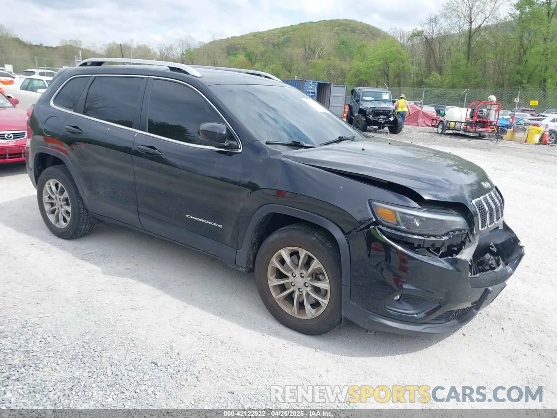 1 Photograph of a damaged car 1C4PJMMX6MD211048 JEEP CHEROKEE 2021