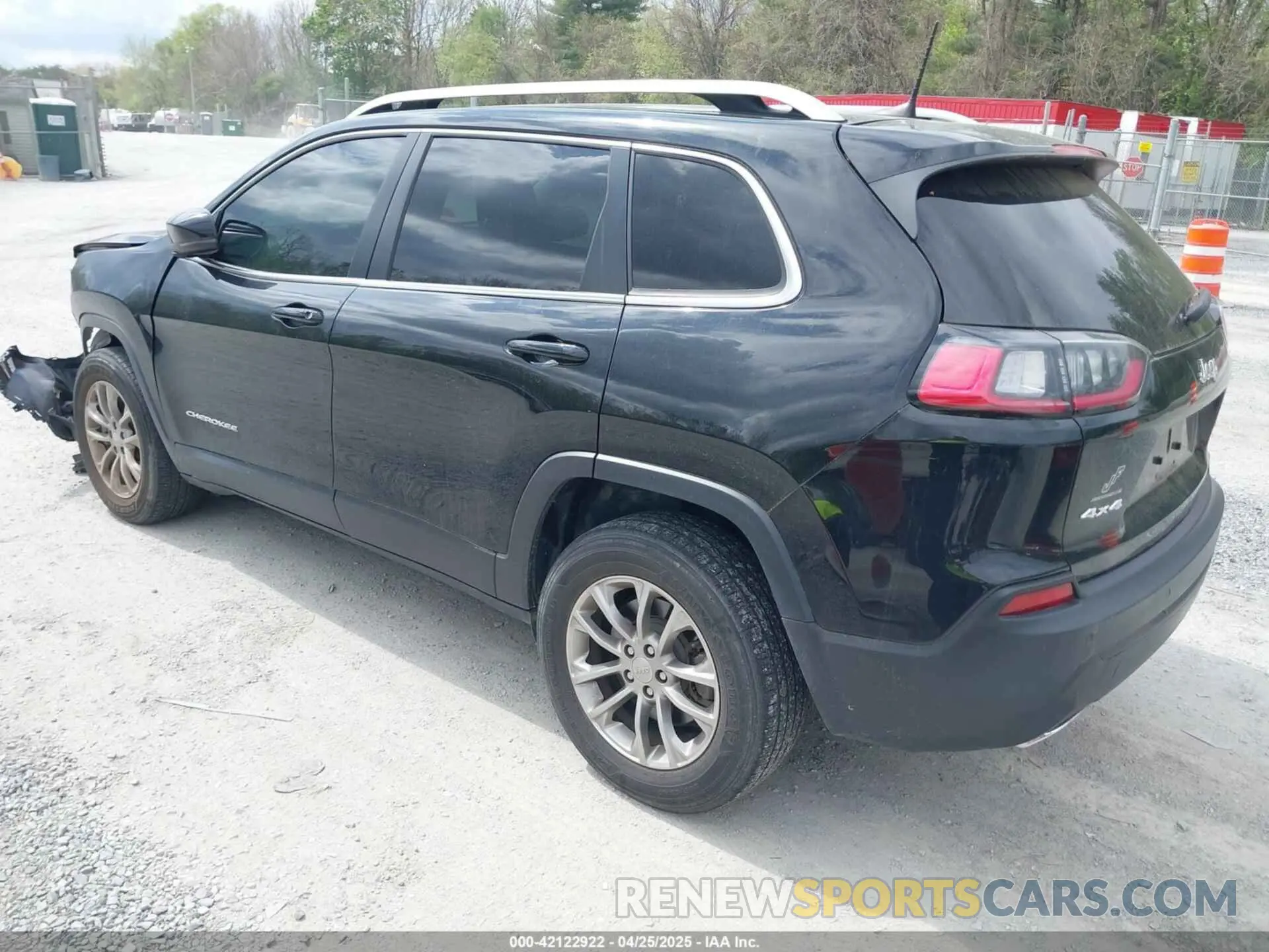 3 Photograph of a damaged car 1C4PJMMX6MD211048 JEEP CHEROKEE 2021