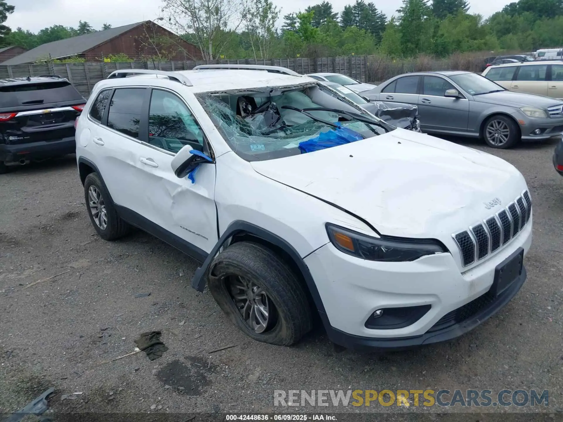 1 Photograph of a damaged car 1C4PJMMX6MD219361 JEEP CHEROKEE 2021