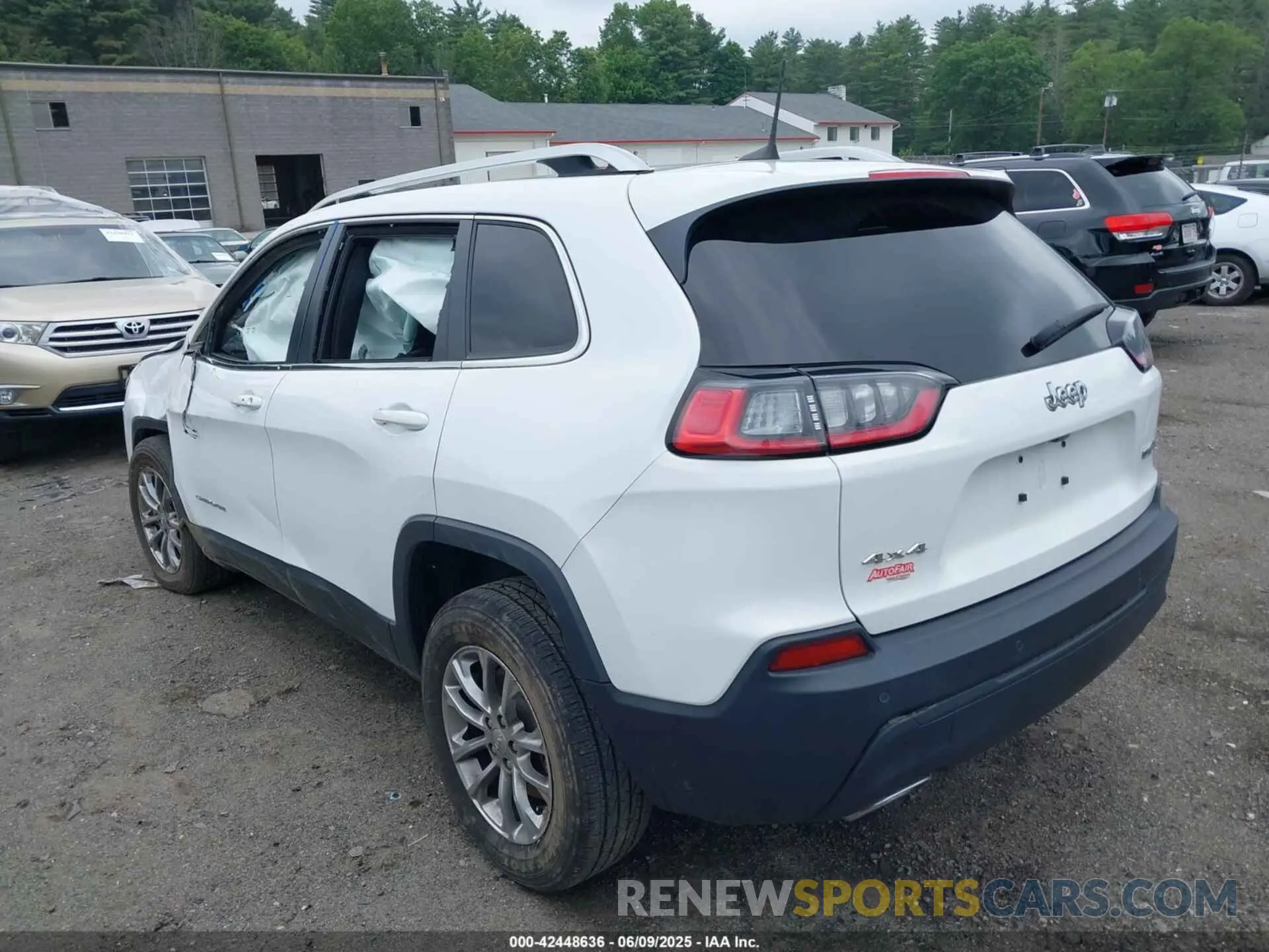3 Photograph of a damaged car 1C4PJMMX6MD219361 JEEP CHEROKEE 2021