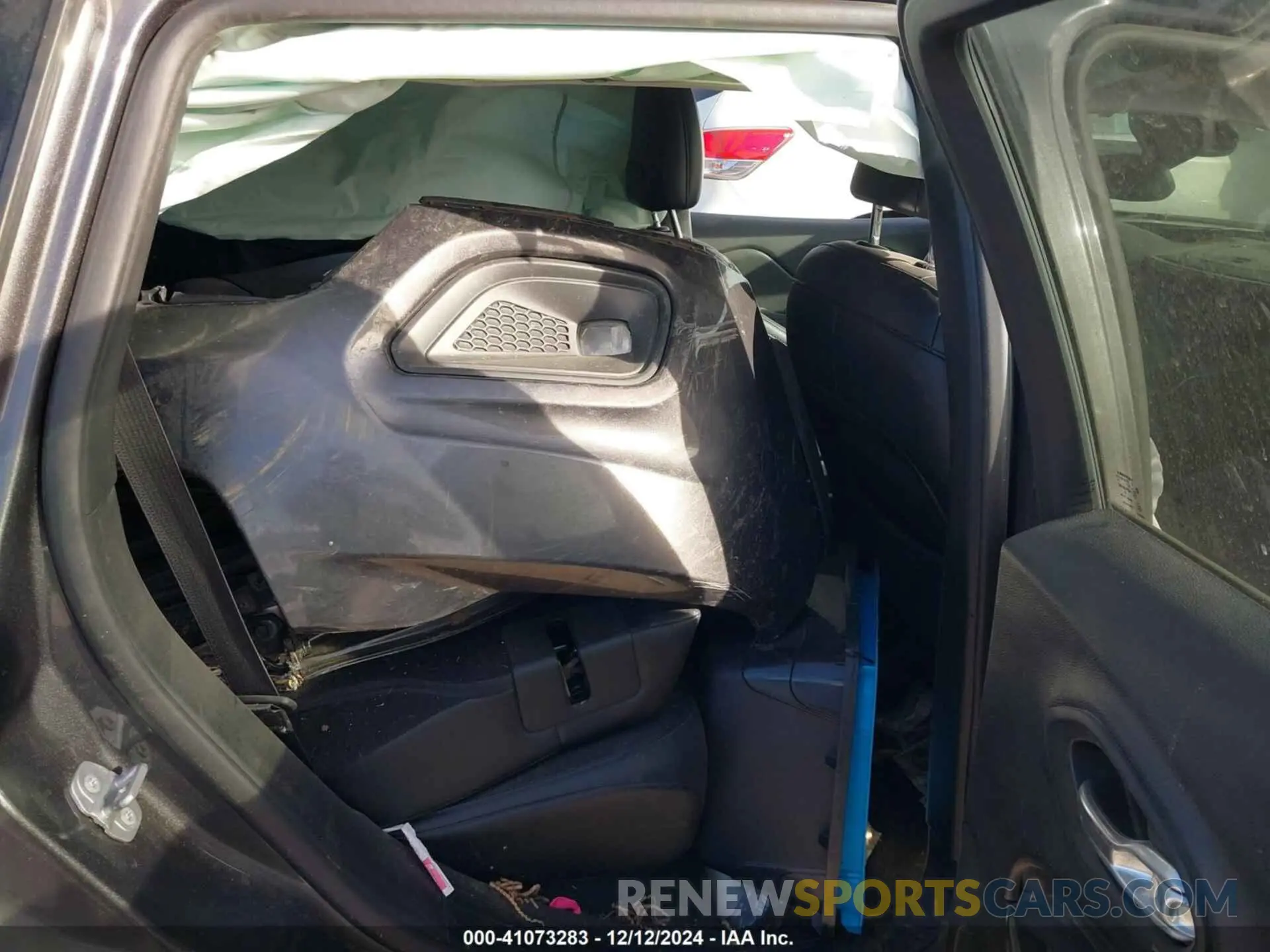 8 Photograph of a damaged car 1C4PJLMX6ND535323 JEEP CHEROKEE 2022