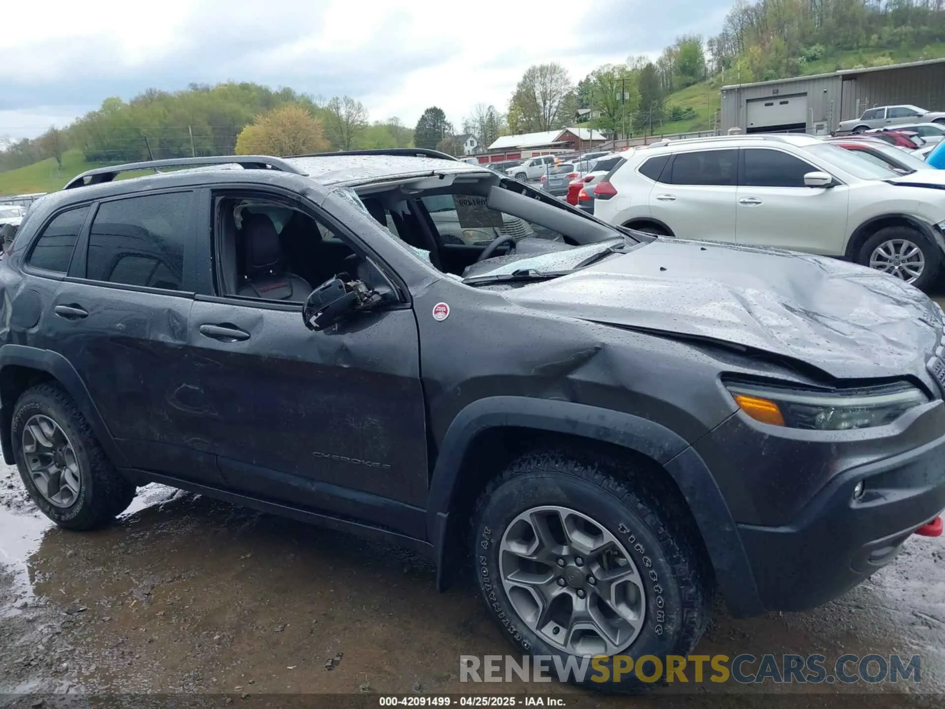 6 Photograph of a damaged car 1C4PJMBX5ND518361 JEEP CHEROKEE 2022