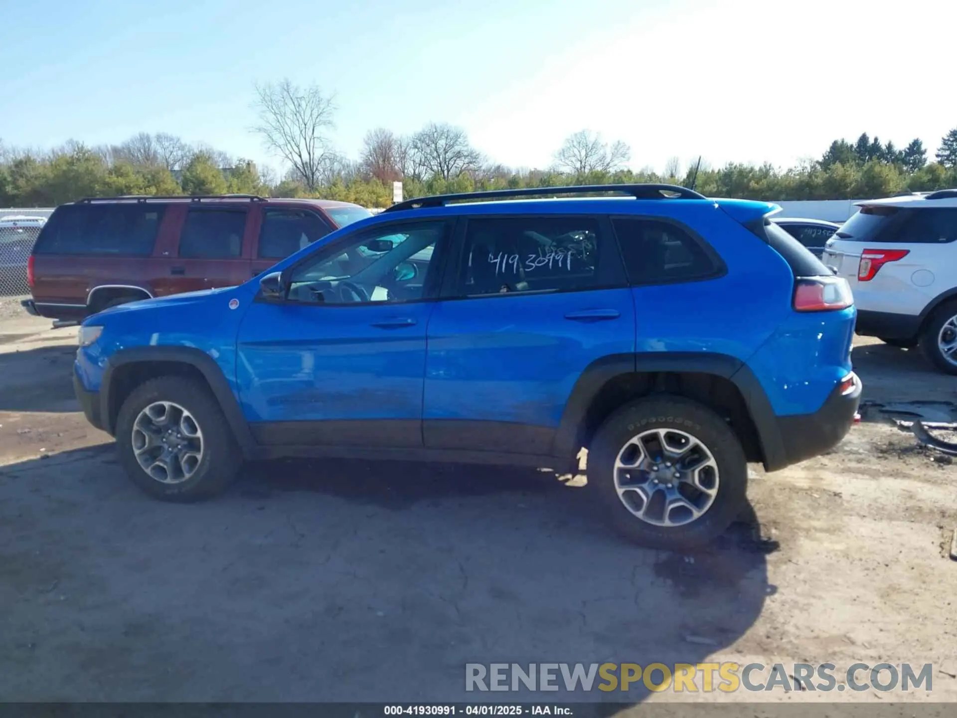 15 Photograph of a damaged car 1C4PJMBX5ND553336 JEEP CHEROKEE 2022