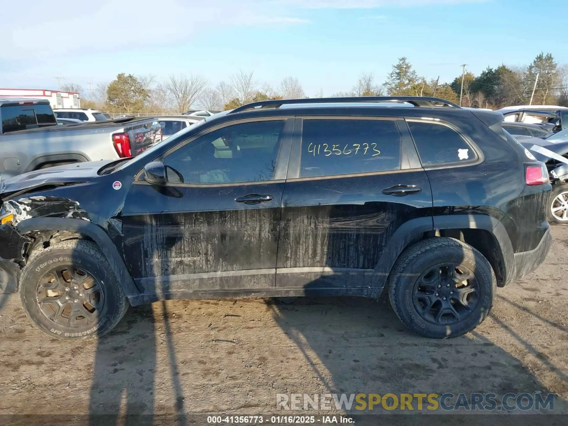 14 Photograph of a damaged car 1C4PJMBX7ND508267 JEEP CHEROKEE 2022