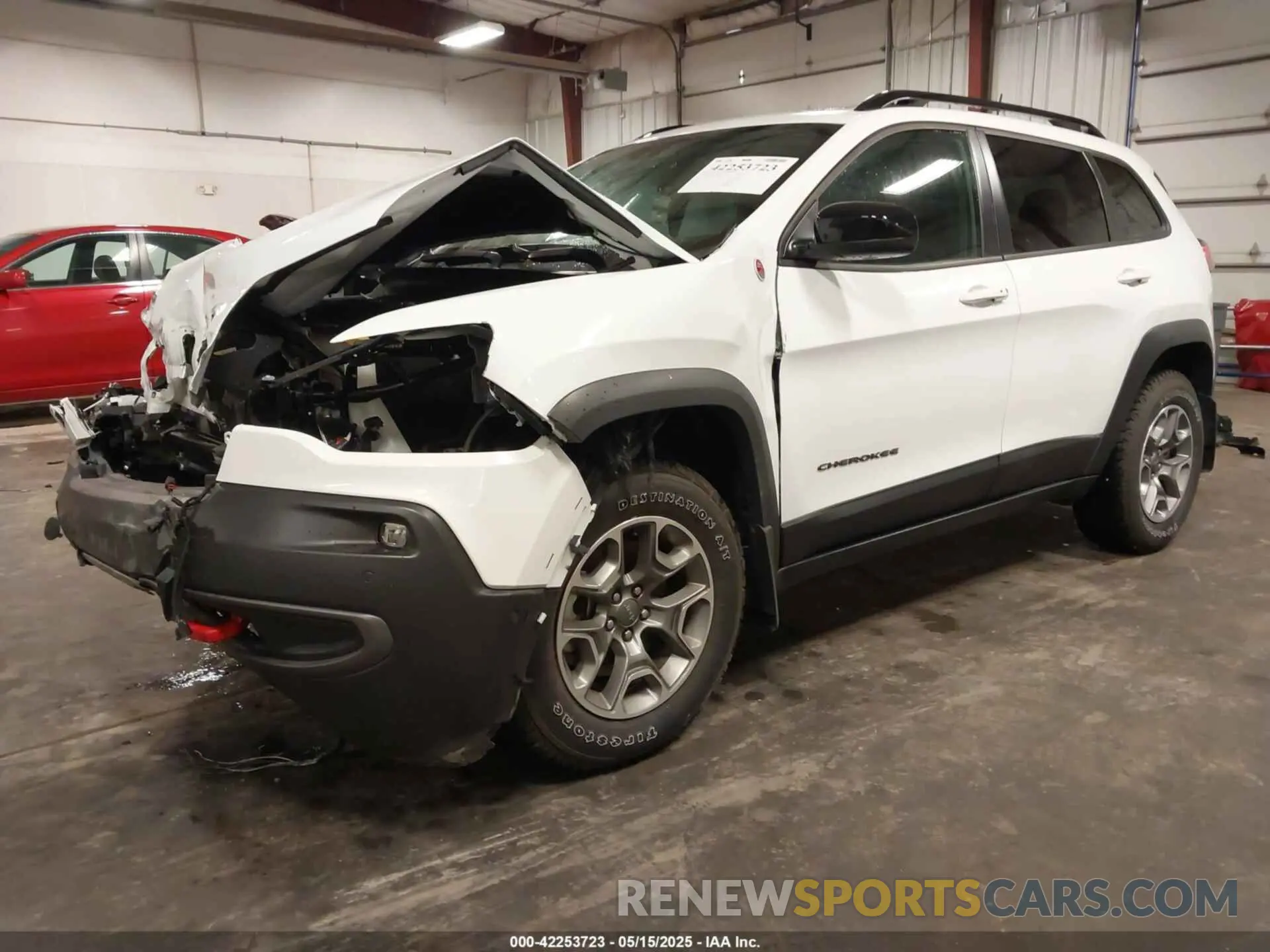 2 Photograph of a damaged car 1C4PJMBX9ND504737 JEEP CHEROKEE 2022