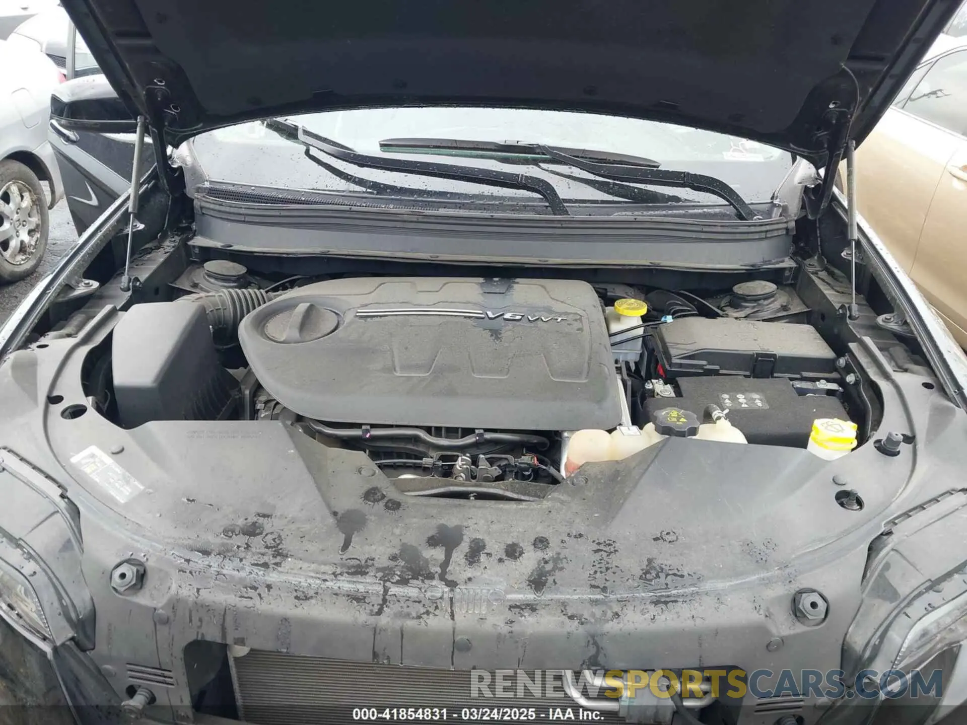 10 Photograph of a damaged car 1C4PJMCXXND537681 JEEP CHEROKEE 2022