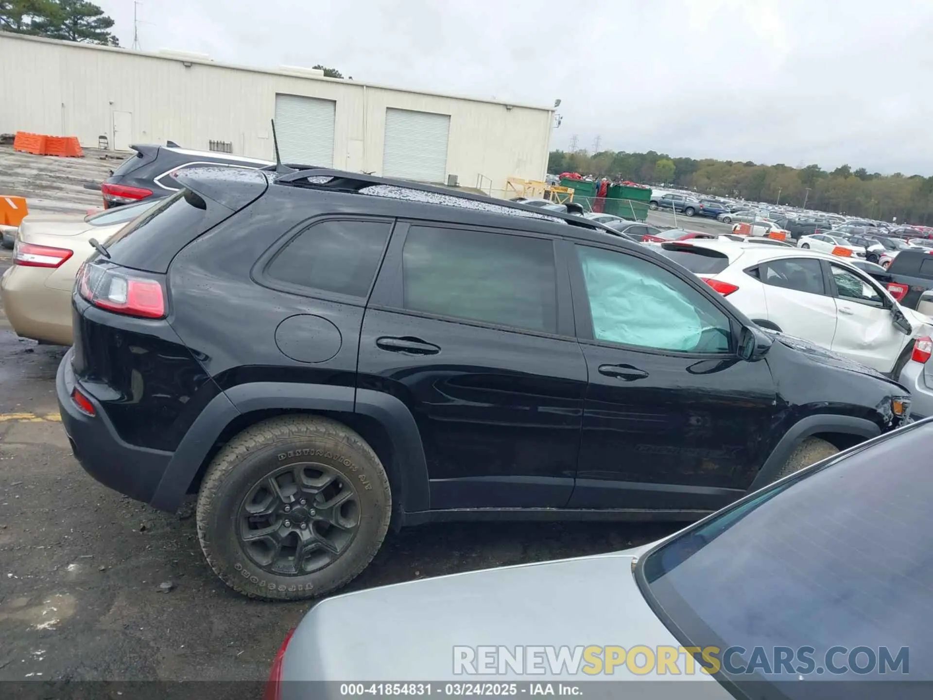 13 Photograph of a damaged car 1C4PJMCXXND537681 JEEP CHEROKEE 2022