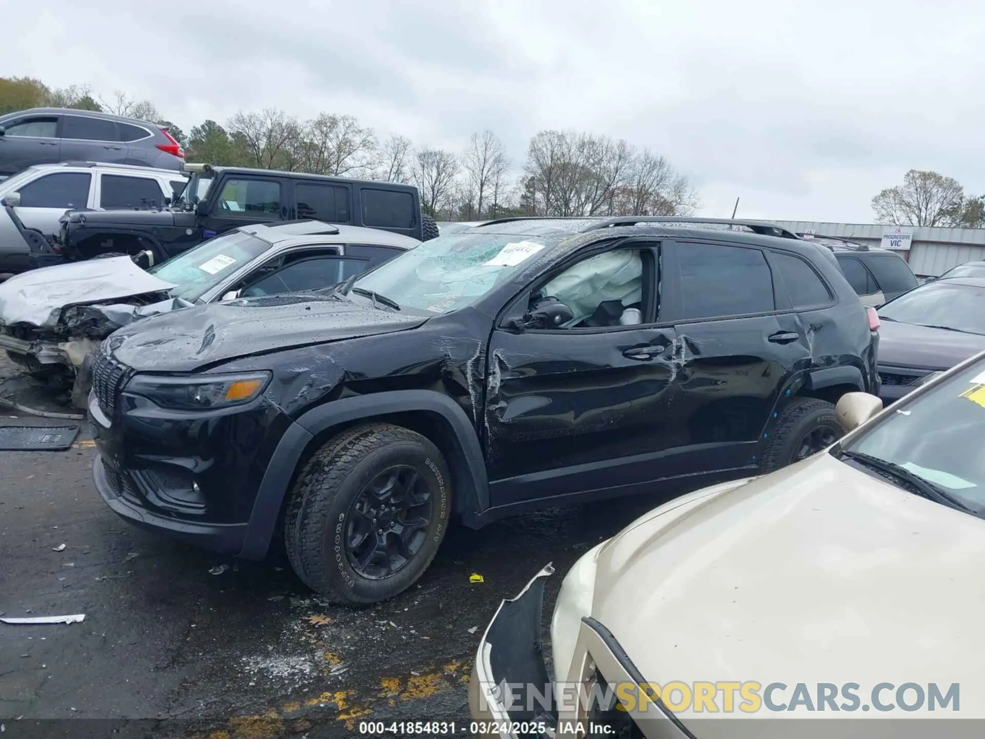 14 Photograph of a damaged car 1C4PJMCXXND537681 JEEP CHEROKEE 2022