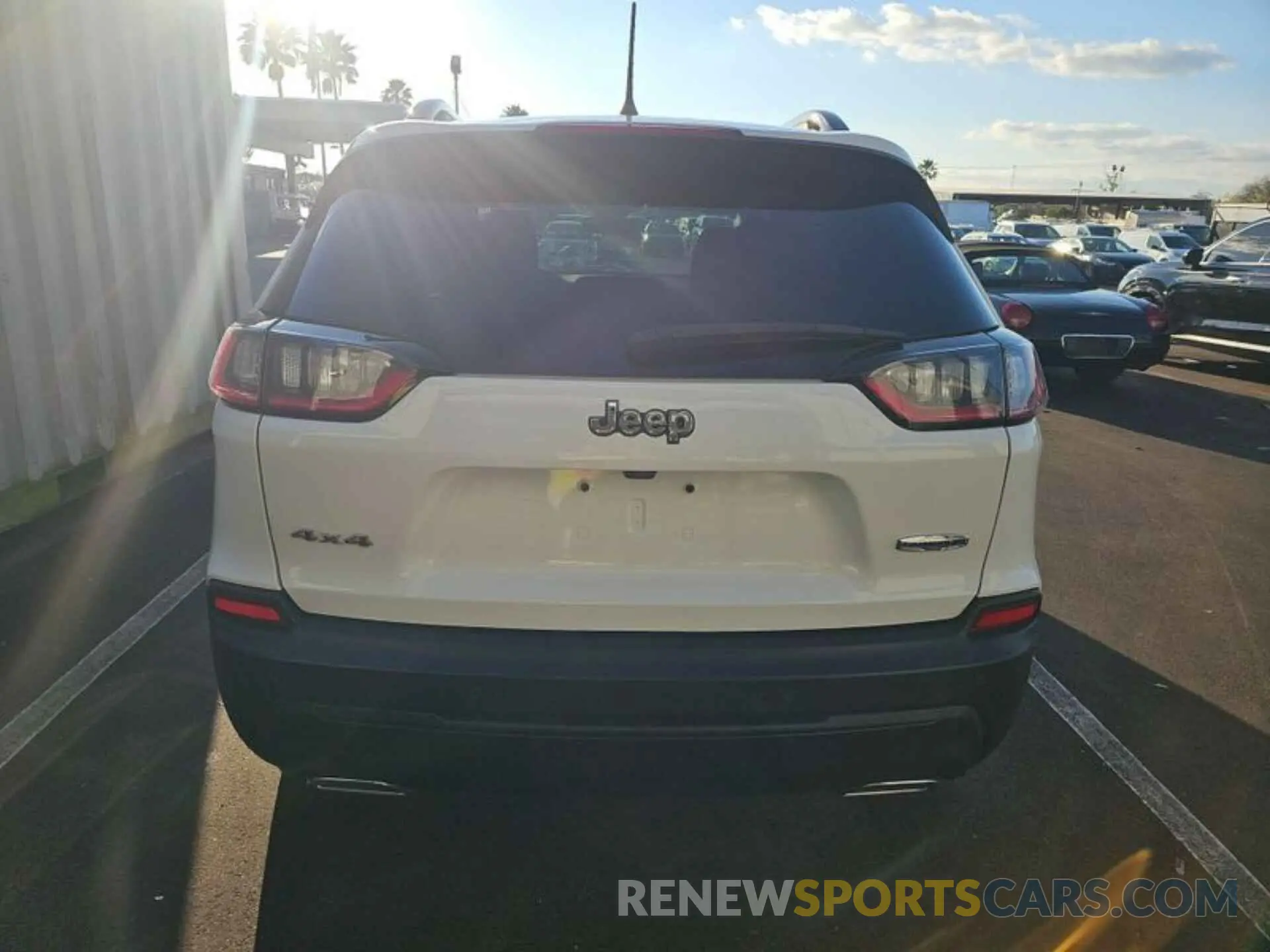 15 Photograph of a damaged car 1C4PJMMX5ND512718 JEEP CHEROKEE 2022