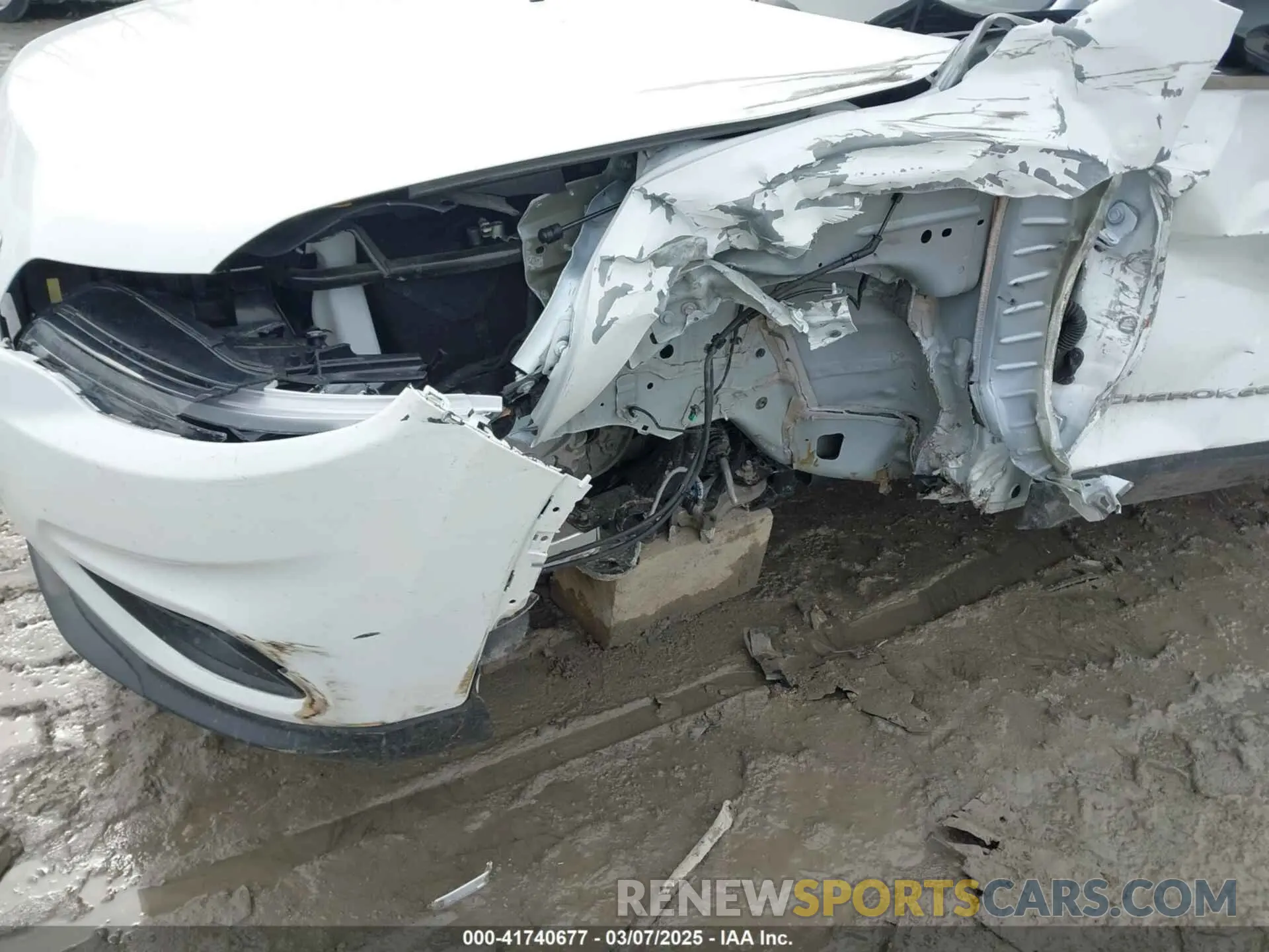 6 Photograph of a damaged car 1C4PJMMX9ND512088 JEEP CHEROKEE 2022