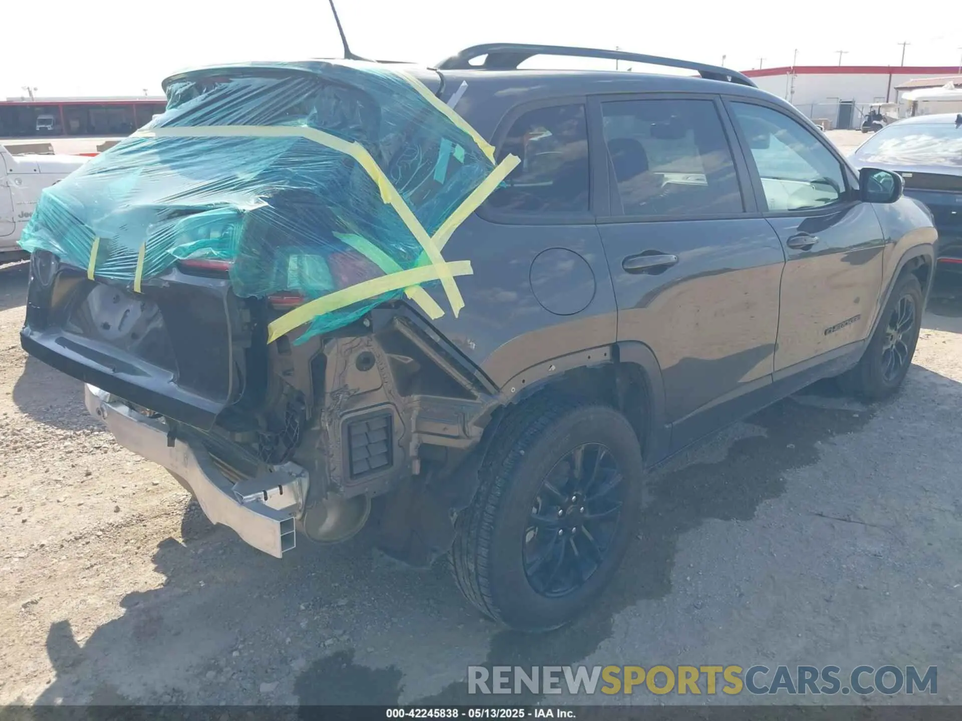 4 Фотография поврежденного автомобиля 1C4PJMMB0PD110127 JEEP CHEROKEE 2023