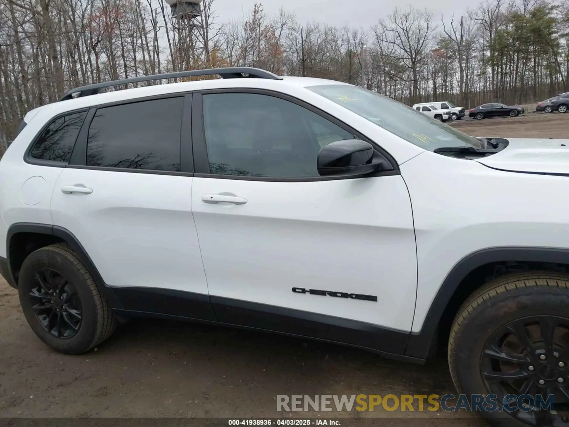13 Photograph of a damaged car 1C4PJMMB0PD115392 JEEP CHEROKEE 2023
