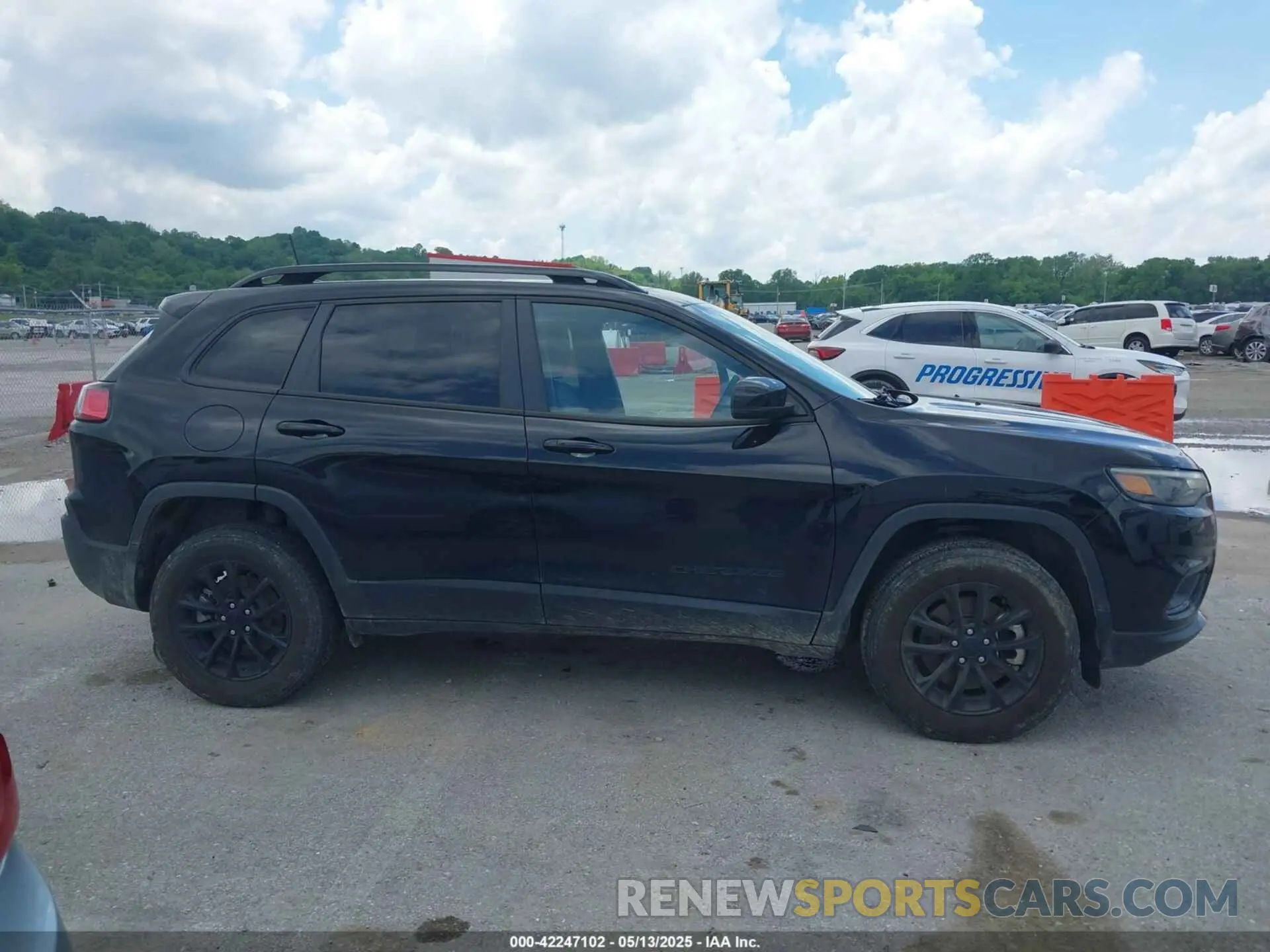 13 Фотография поврежденного автомобиля 1C4PJMMB9PD105976 JEEP CHEROKEE 2023