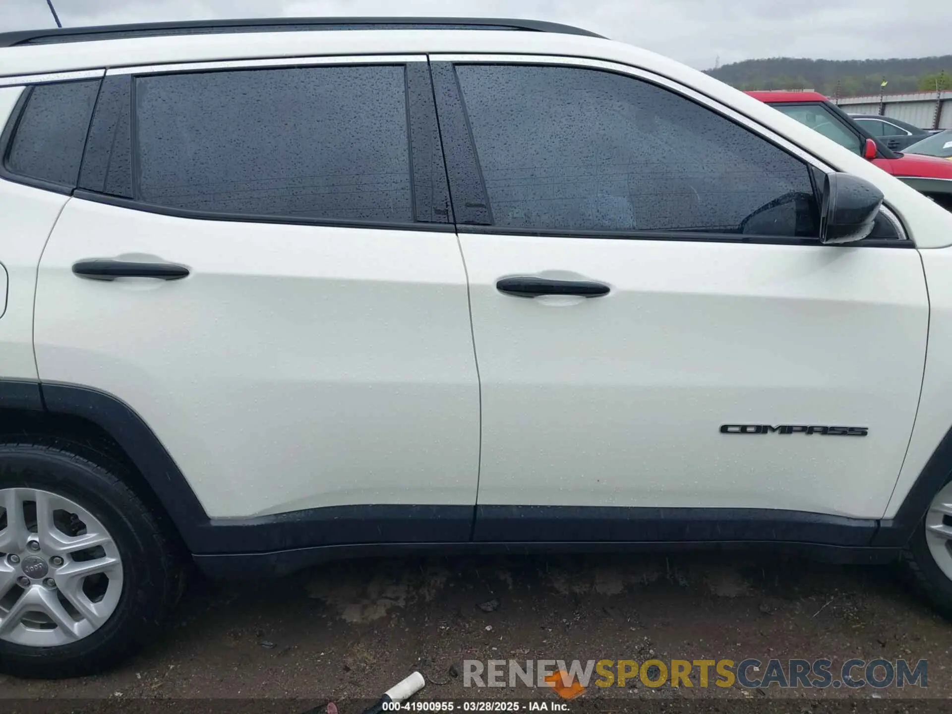 13 Фотография поврежденного автомобиля 3C4NJCAB1KT637294 JEEP COMPASS 2019