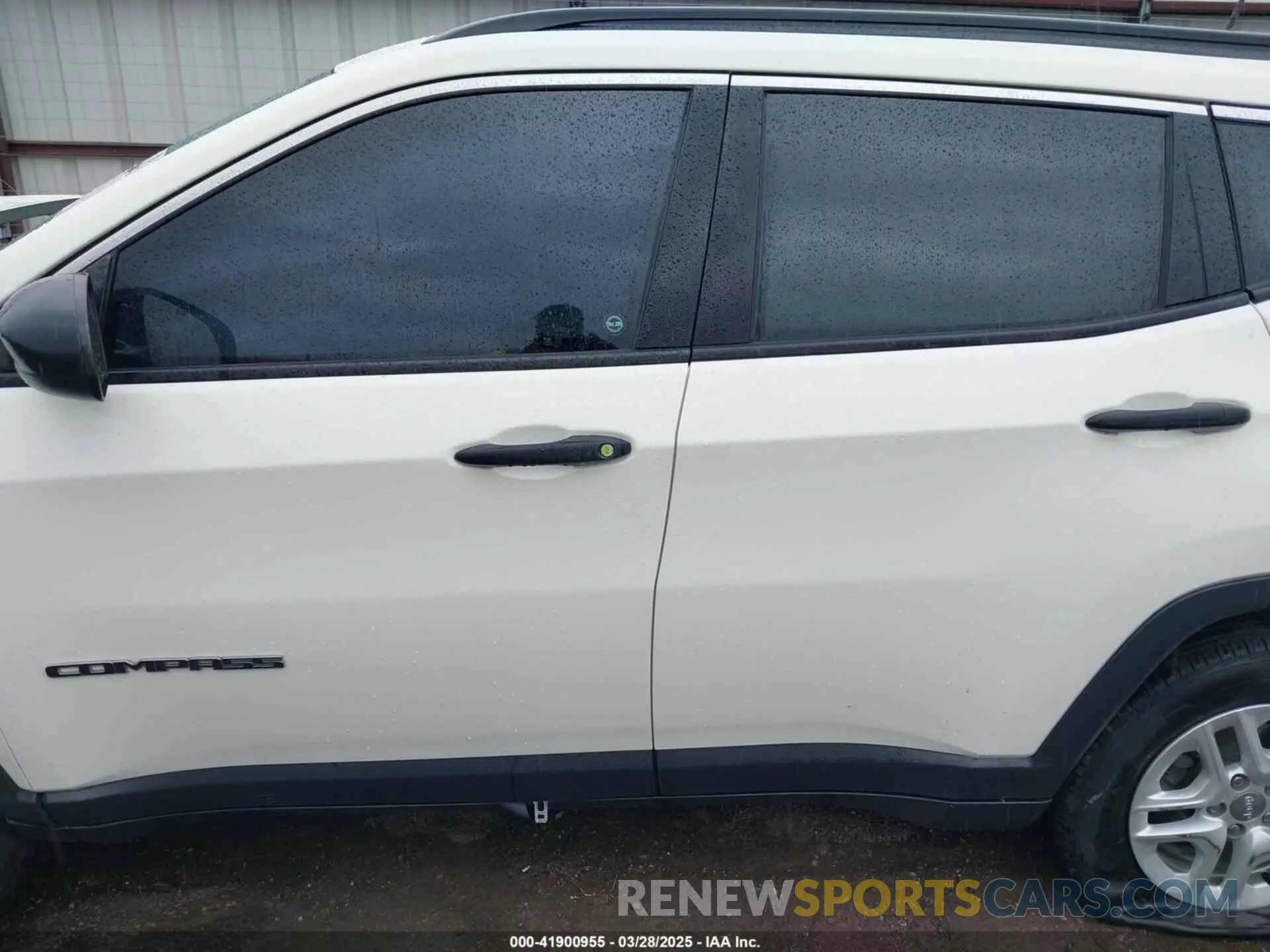 14 Фотография поврежденного автомобиля 3C4NJCAB1KT637294 JEEP COMPASS 2019