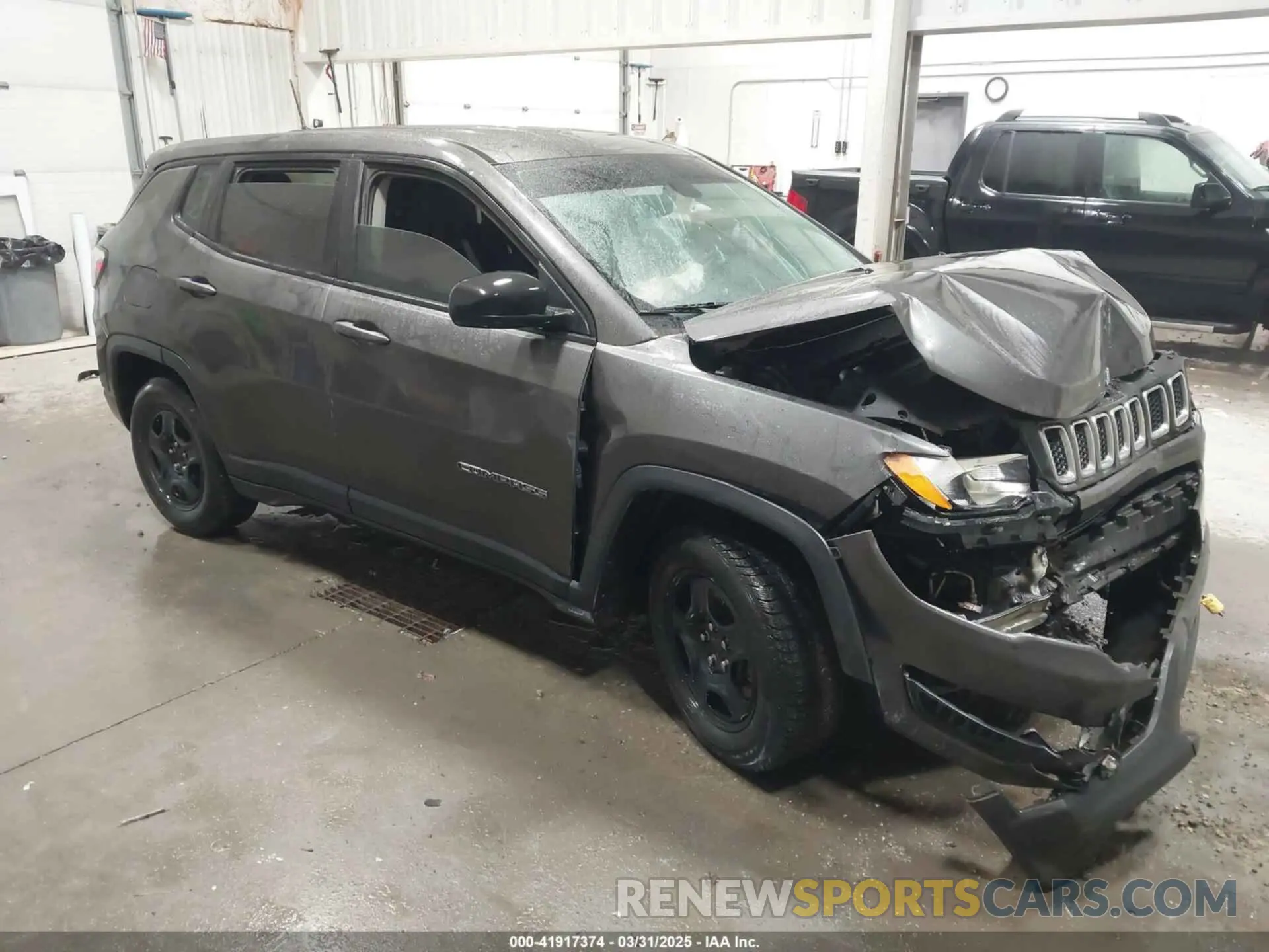 1 Фотография поврежденного автомобиля 3C4NJCAB1KT762800 JEEP COMPASS 2019