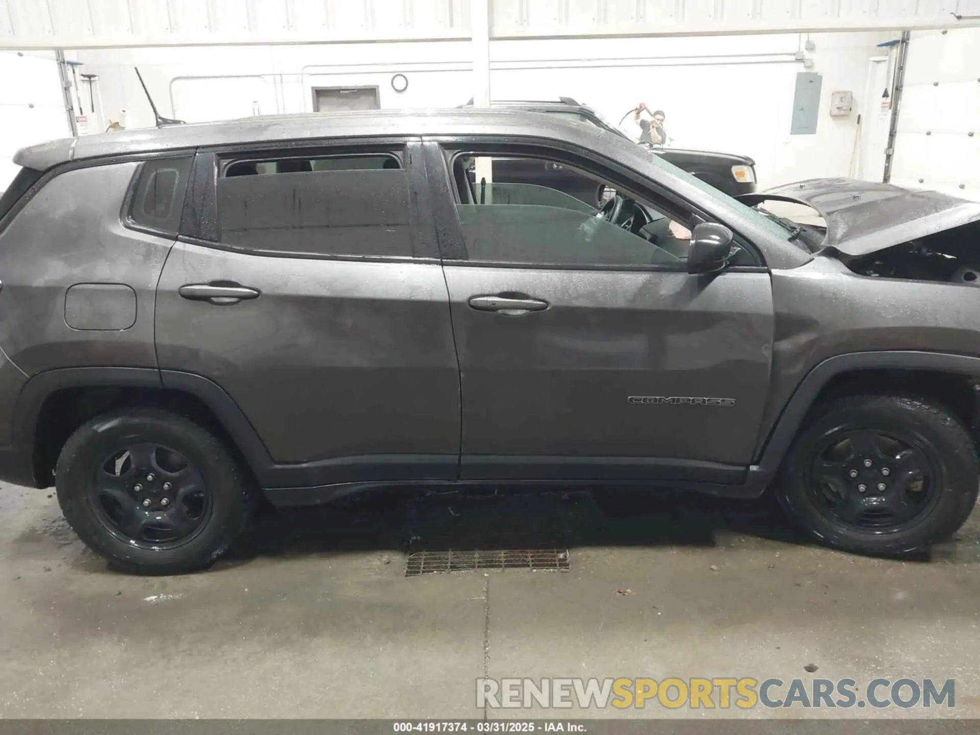 13 Фотография поврежденного автомобиля 3C4NJCAB1KT762800 JEEP COMPASS 2019