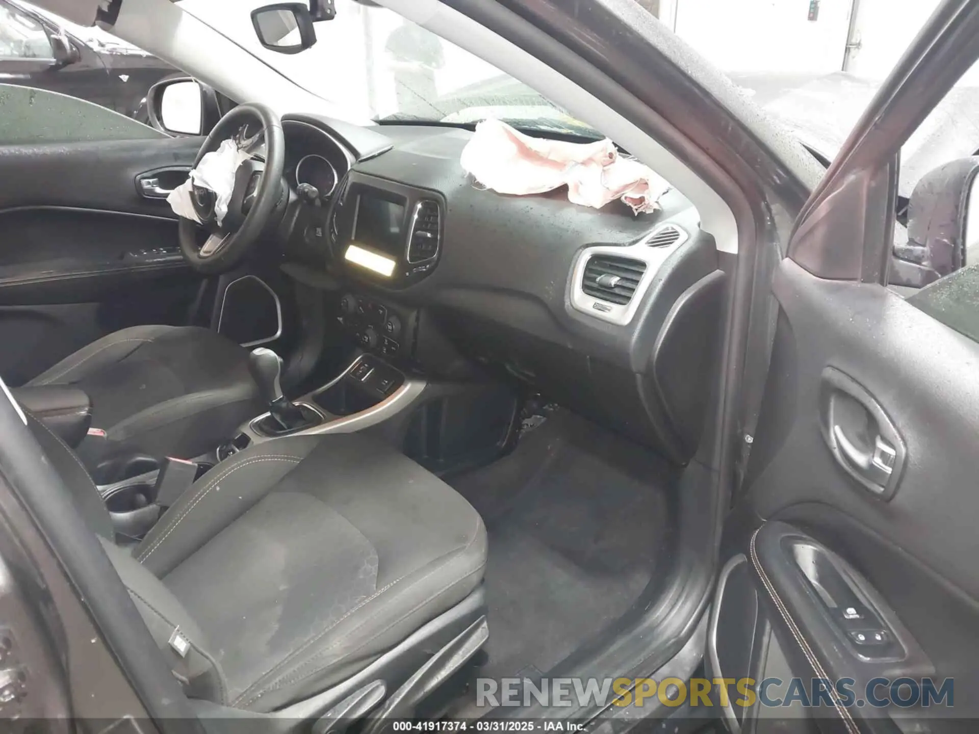 5 Фотография поврежденного автомобиля 3C4NJCAB1KT762800 JEEP COMPASS 2019