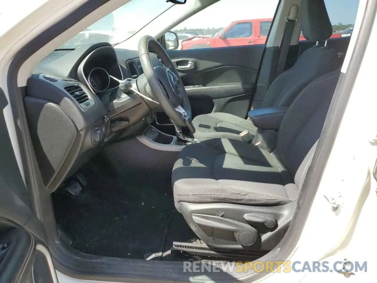 7 Фотография поврежденного автомобиля 3C4NJCAB2KT699951 JEEP COMPASS 2019