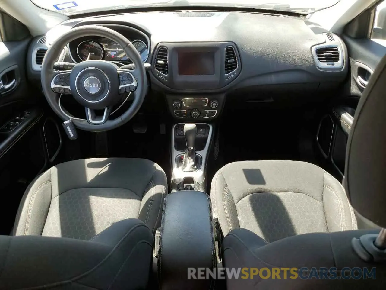 8 Фотография поврежденного автомобиля 3C4NJCAB2KT699951 JEEP COMPASS 2019