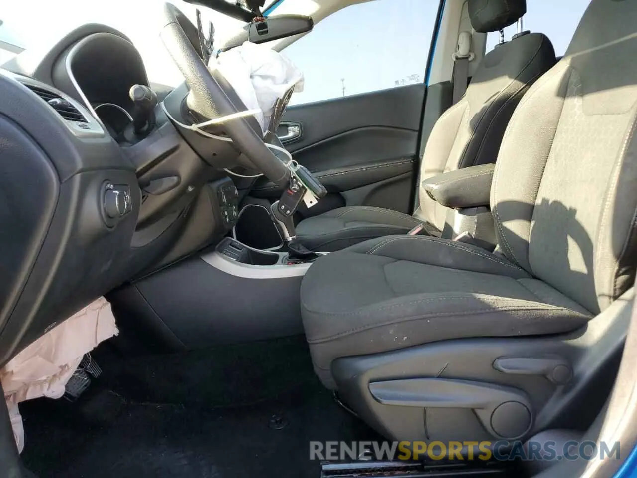 7 Фотография поврежденного автомобиля 3C4NJCAB3KT711721 JEEP COMPASS 2019