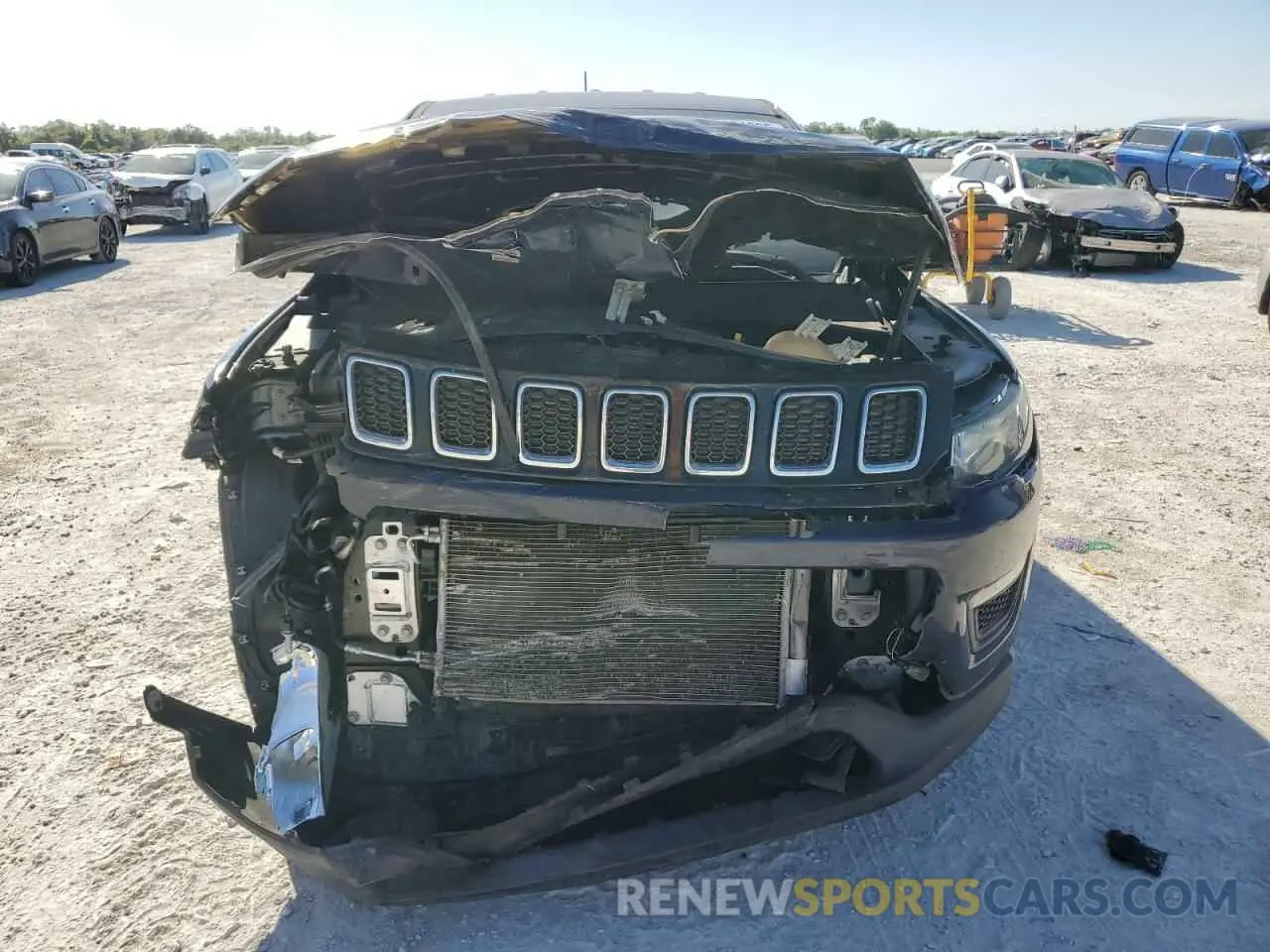 5 Photograph of a damaged car 3C4NJCAB5KT844352 JEEP COMPASS 2019