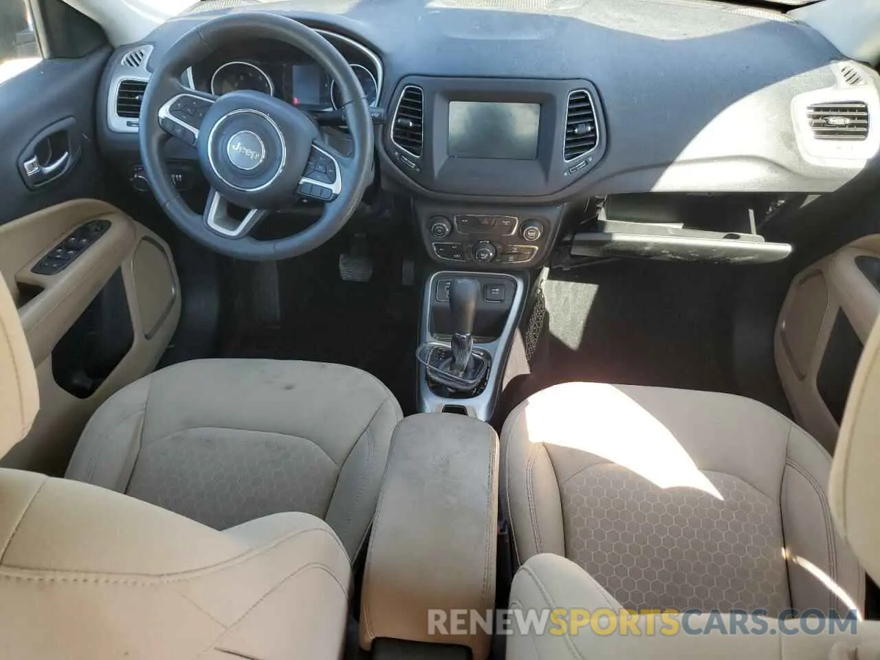8 Photograph of a damaged car 3C4NJCAB5KT844352 JEEP COMPASS 2019