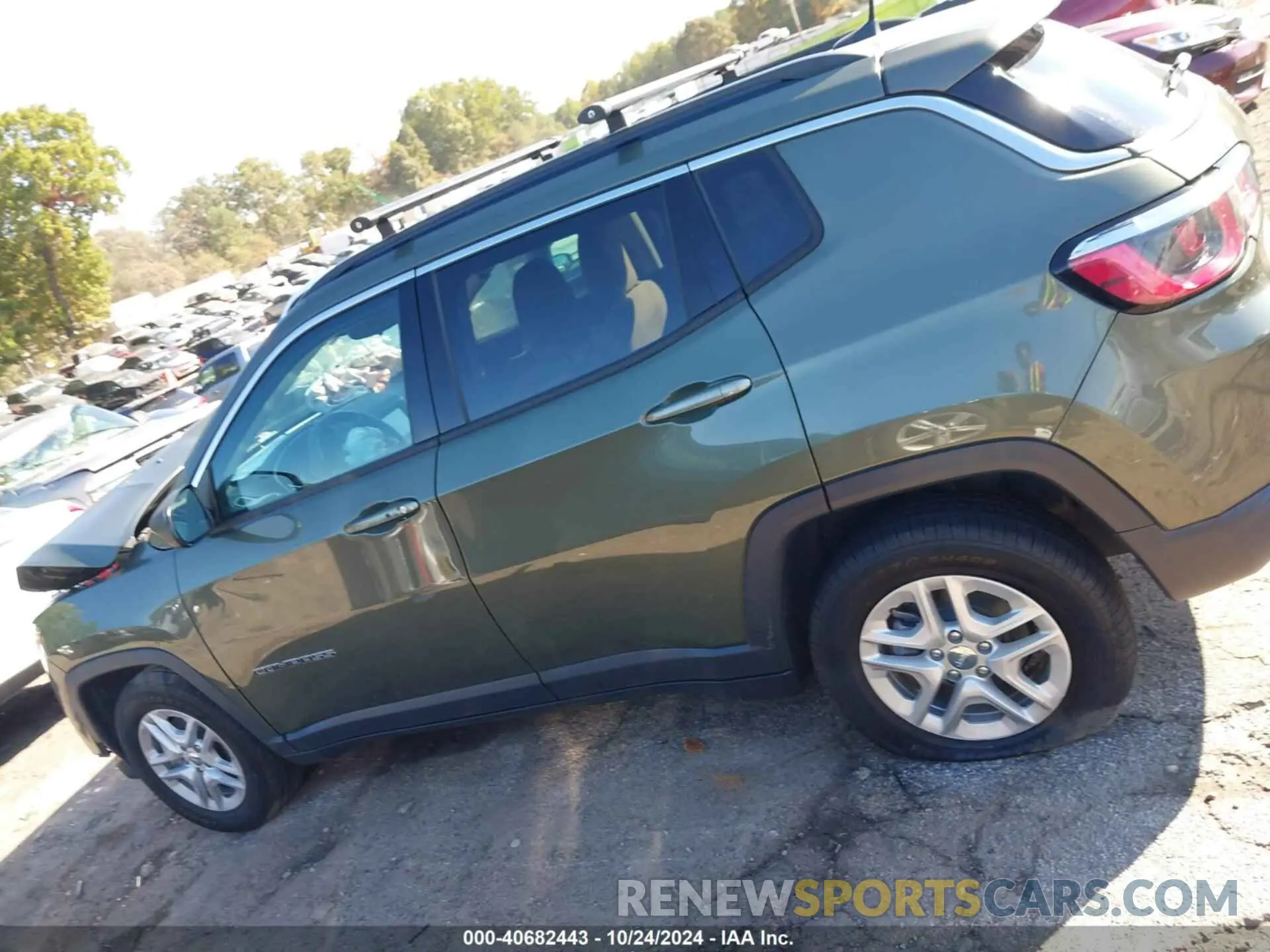 13 Фотография поврежденного автомобиля 3C4NJCAB8KT658515 JEEP COMPASS 2019