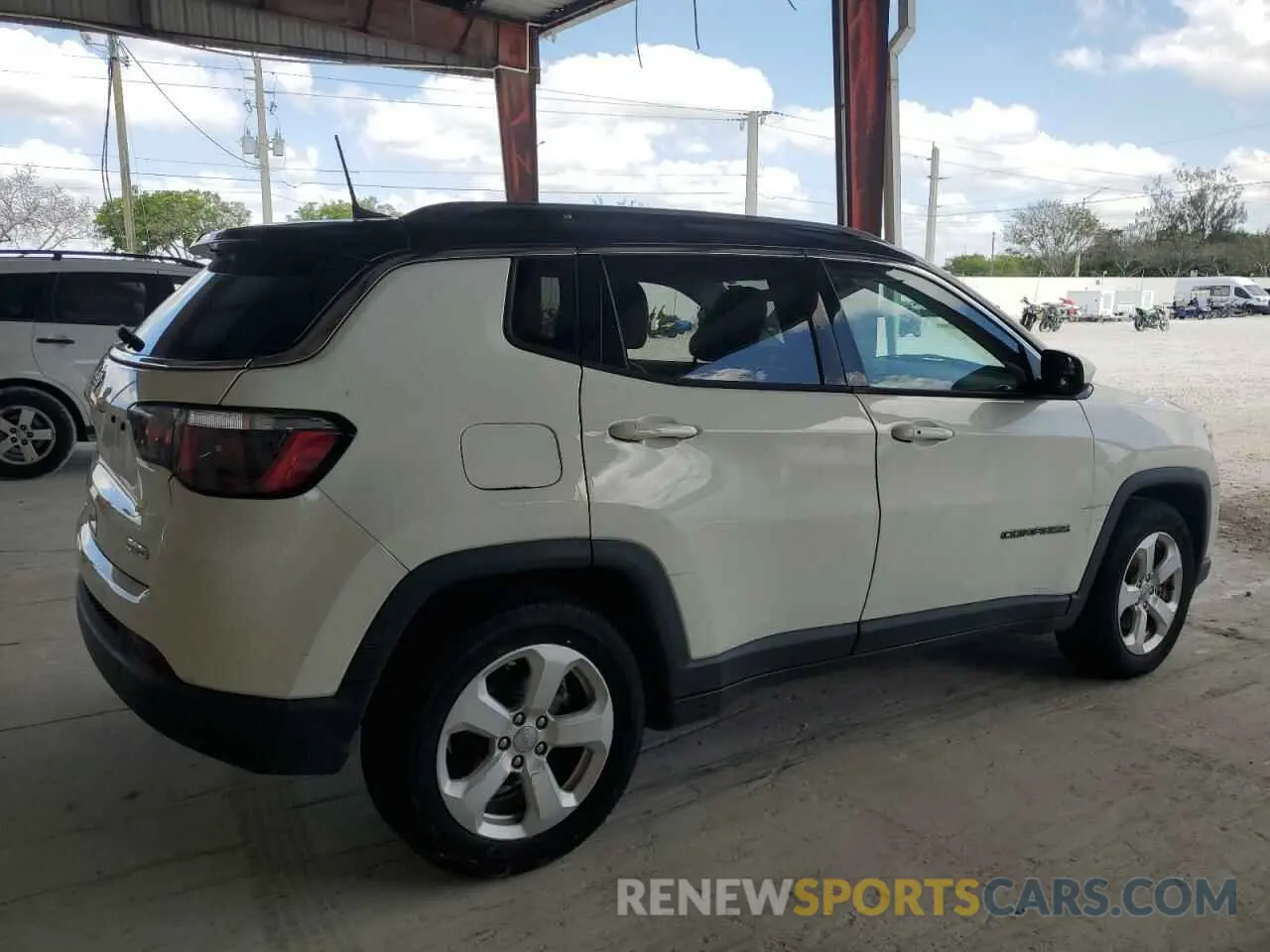 3 Photograph of a damaged car 3C4NJCBB0KT637477 JEEP COMPASS 2019