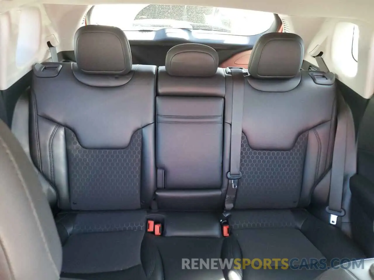 10 Photograph of a damaged car 3C4NJCBB0KT809166 JEEP COMPASS 2019