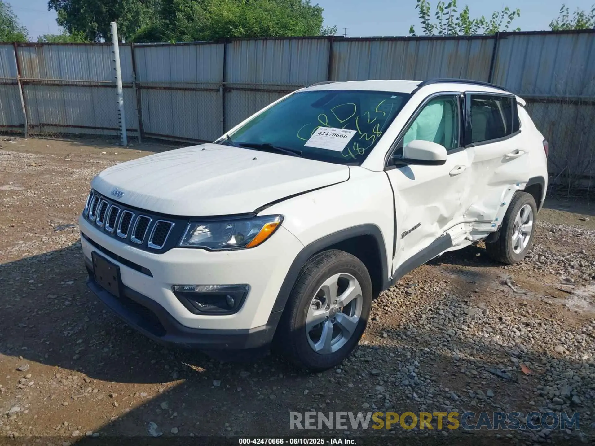 2 Photograph of a damaged car 3C4NJCBB1KT614838 JEEP COMPASS 2019