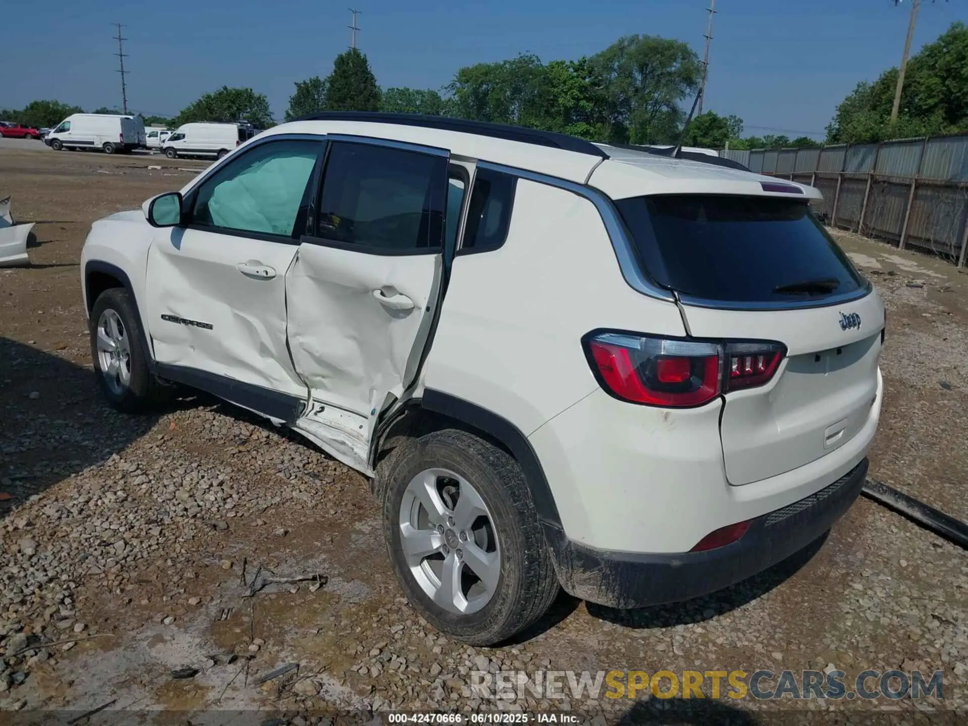 3 Photograph of a damaged car 3C4NJCBB1KT614838 JEEP COMPASS 2019