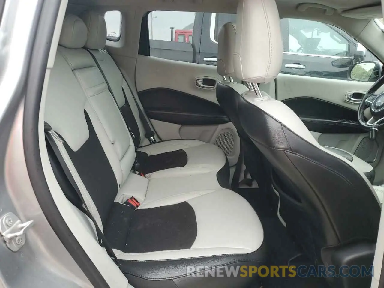 11 Photograph of a damaged car 3C4NJCBB1KT636757 JEEP COMPASS 2019