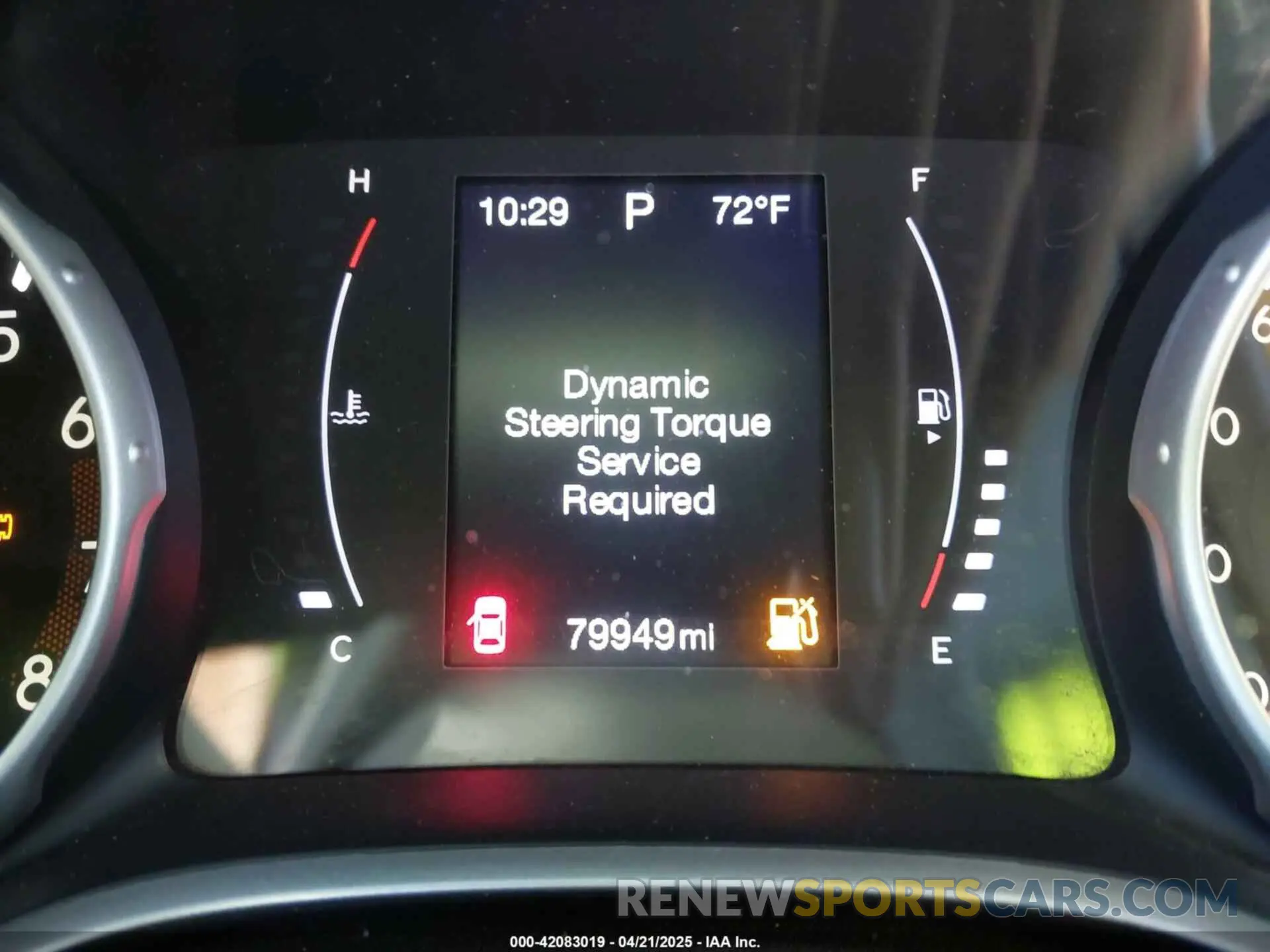 16 Photograph of a damaged car 3C4NJCBB1KT819754 JEEP COMPASS 2019