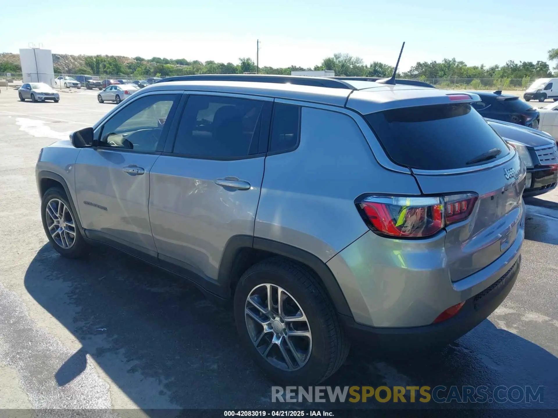3 Photograph of a damaged car 3C4NJCBB1KT819754 JEEP COMPASS 2019