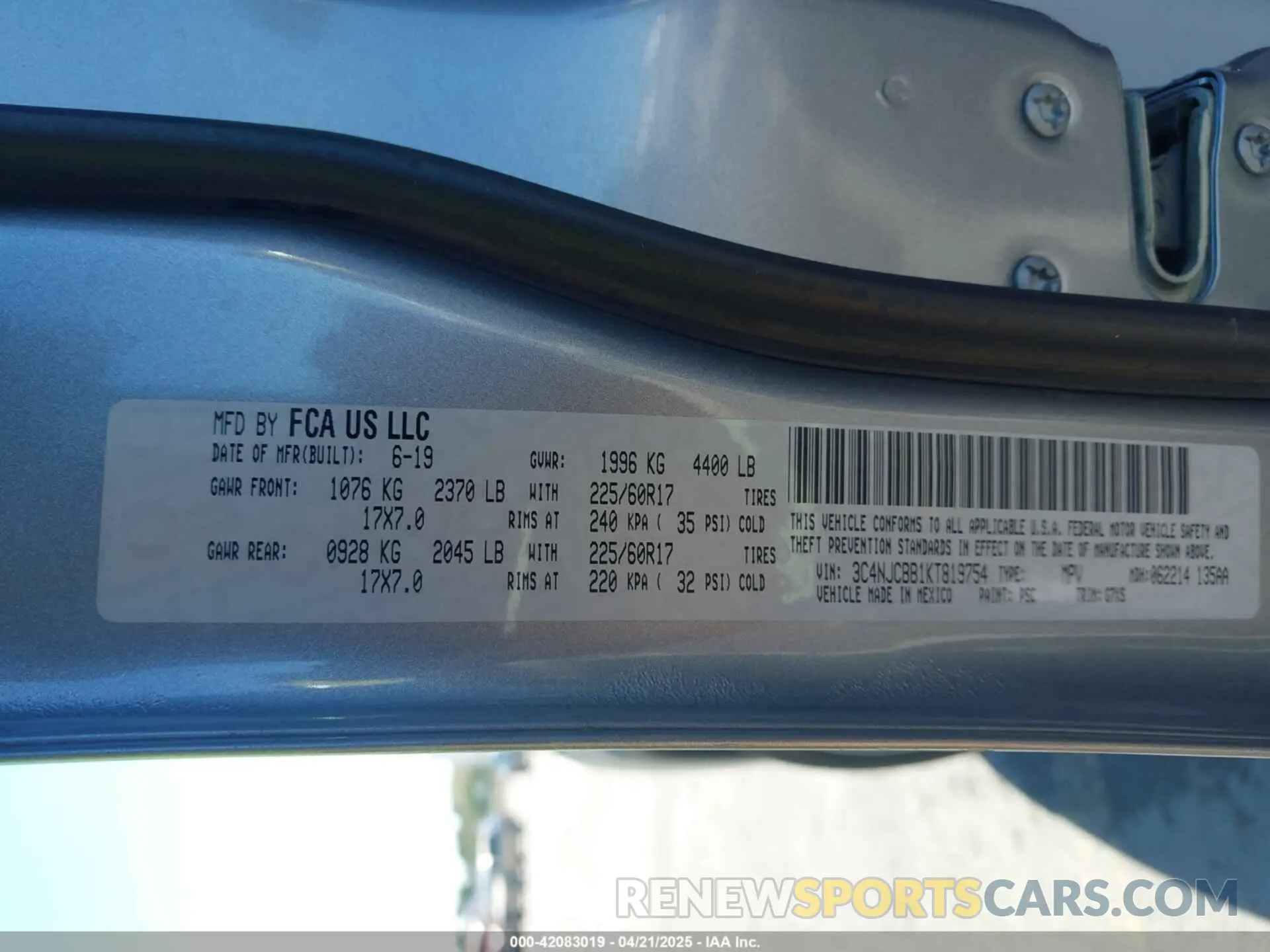 9 Photograph of a damaged car 3C4NJCBB1KT819754 JEEP COMPASS 2019