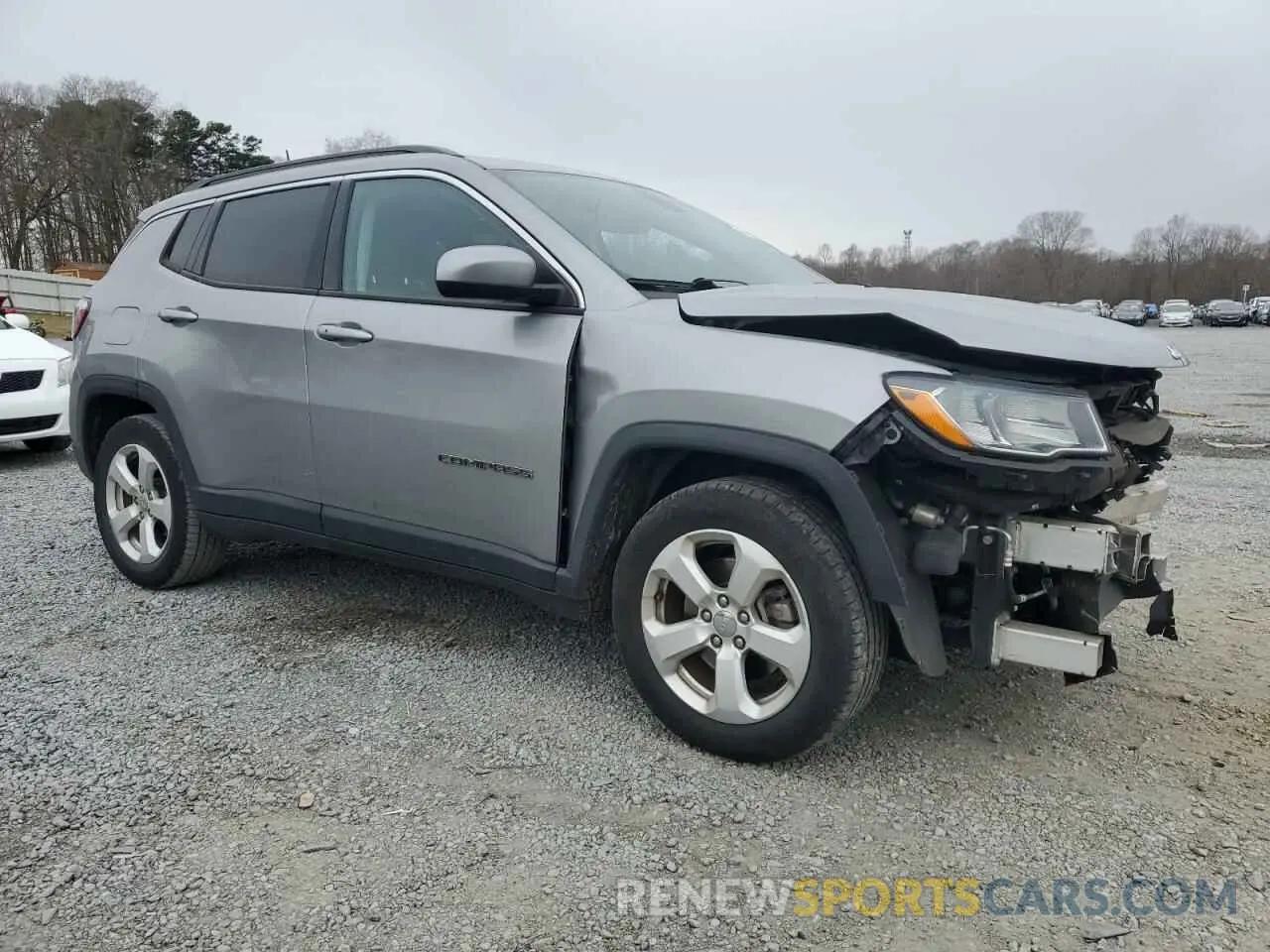 4 Photograph of a damaged car 3C4NJCBB2KT762948 JEEP COMPASS 2019
