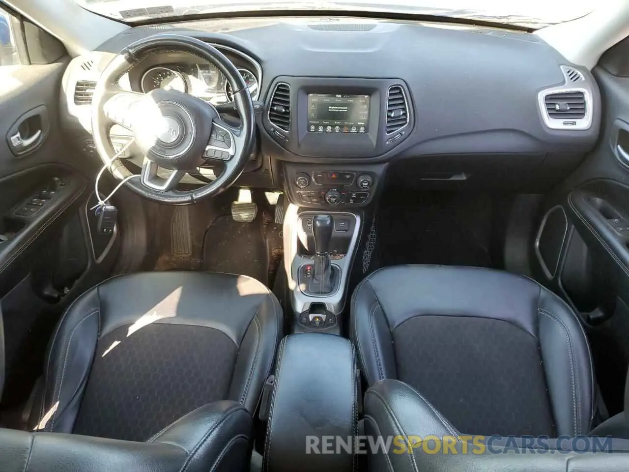 8 Photograph of a damaged car 3C4NJCBB2KT844341 JEEP COMPASS 2019