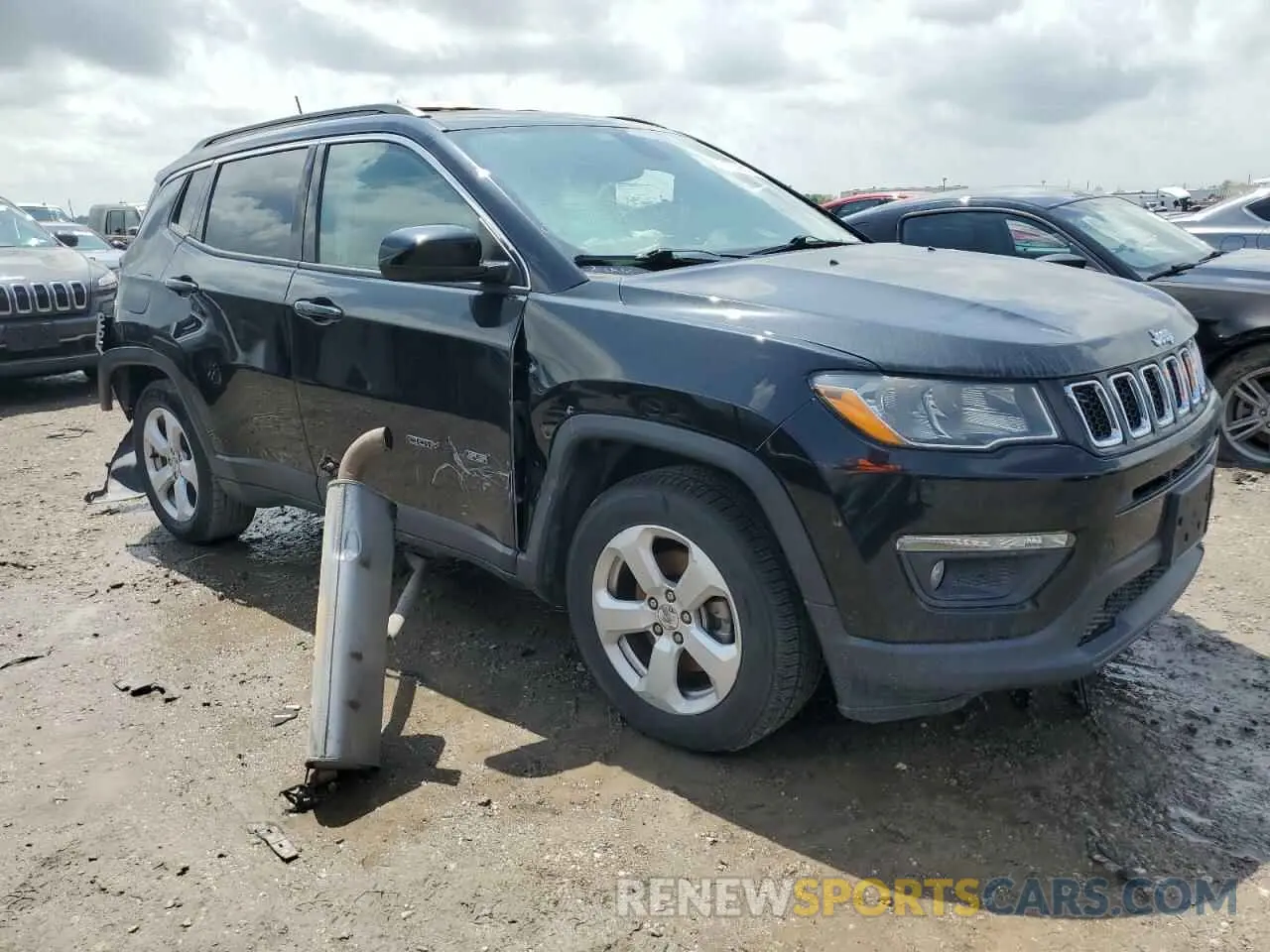 4 Photograph of a damaged car 3C4NJCBB2KT852018 JEEP COMPASS 2019