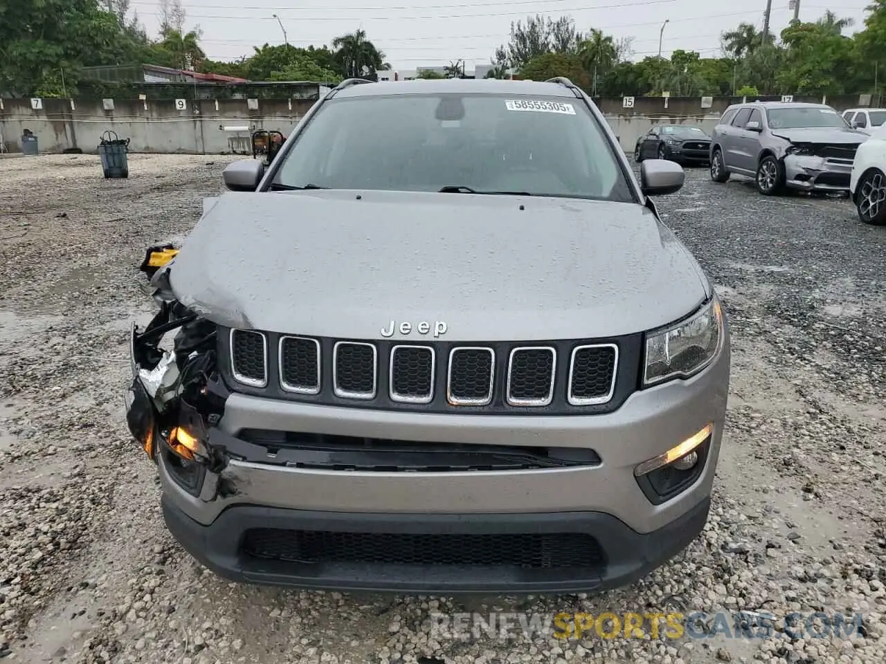 5 Photograph of a damaged car 3C4NJCBB3KT636386 JEEP COMPASS 2019