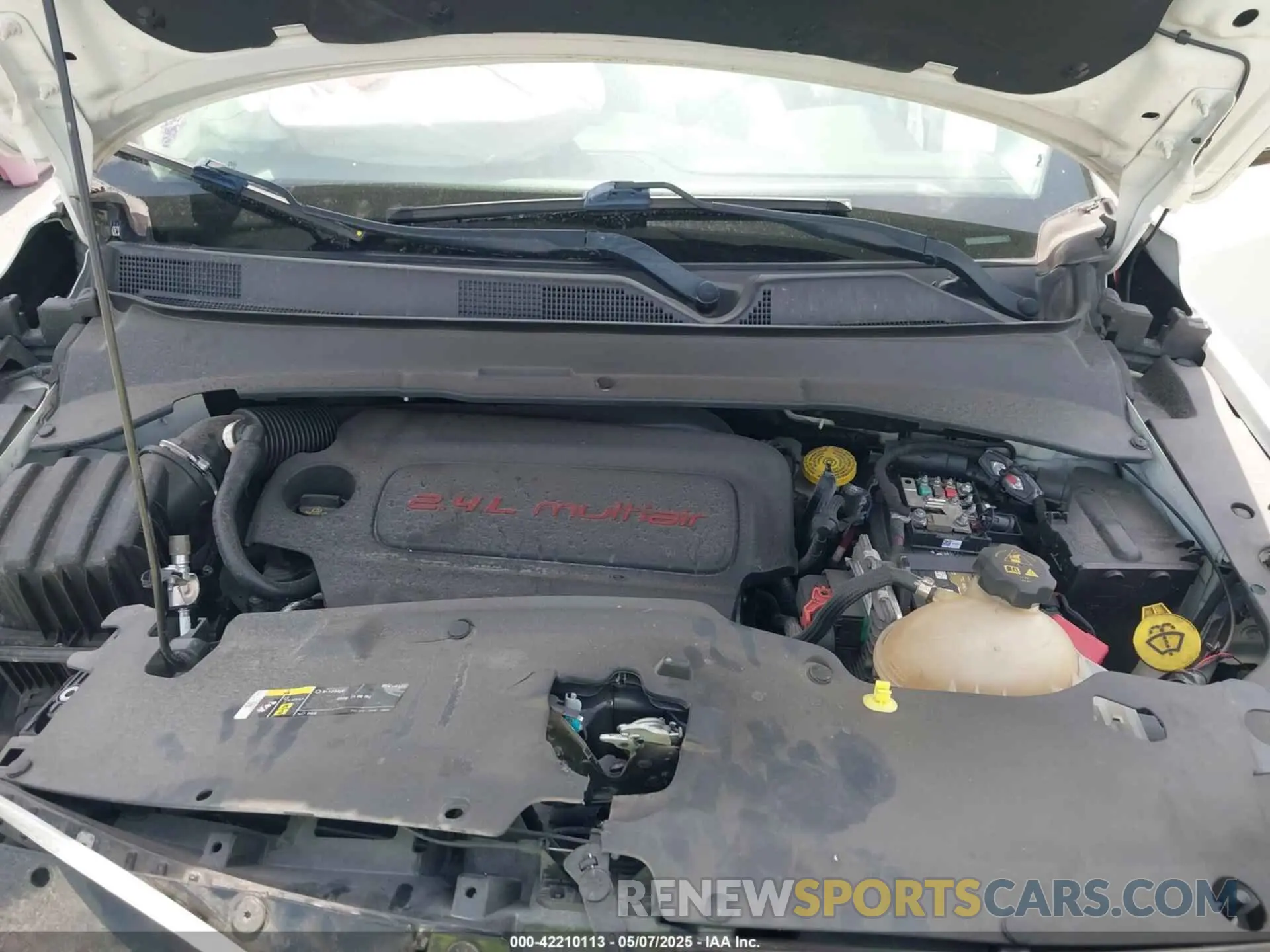 10 Photograph of a damaged car 3C4NJCBB3KT832196 JEEP COMPASS 2019