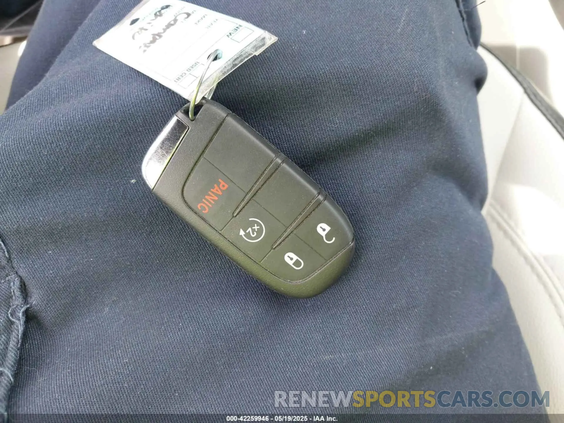 11 Photograph of a damaged car 3C4NJCBB3KT832263 JEEP COMPASS 2019