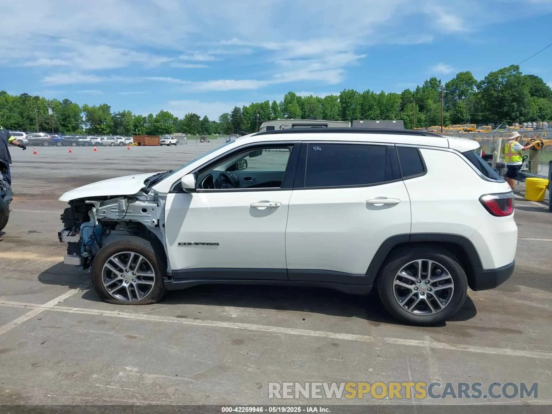 14 Photograph of a damaged car 3C4NJCBB3KT832263 JEEP COMPASS 2019
